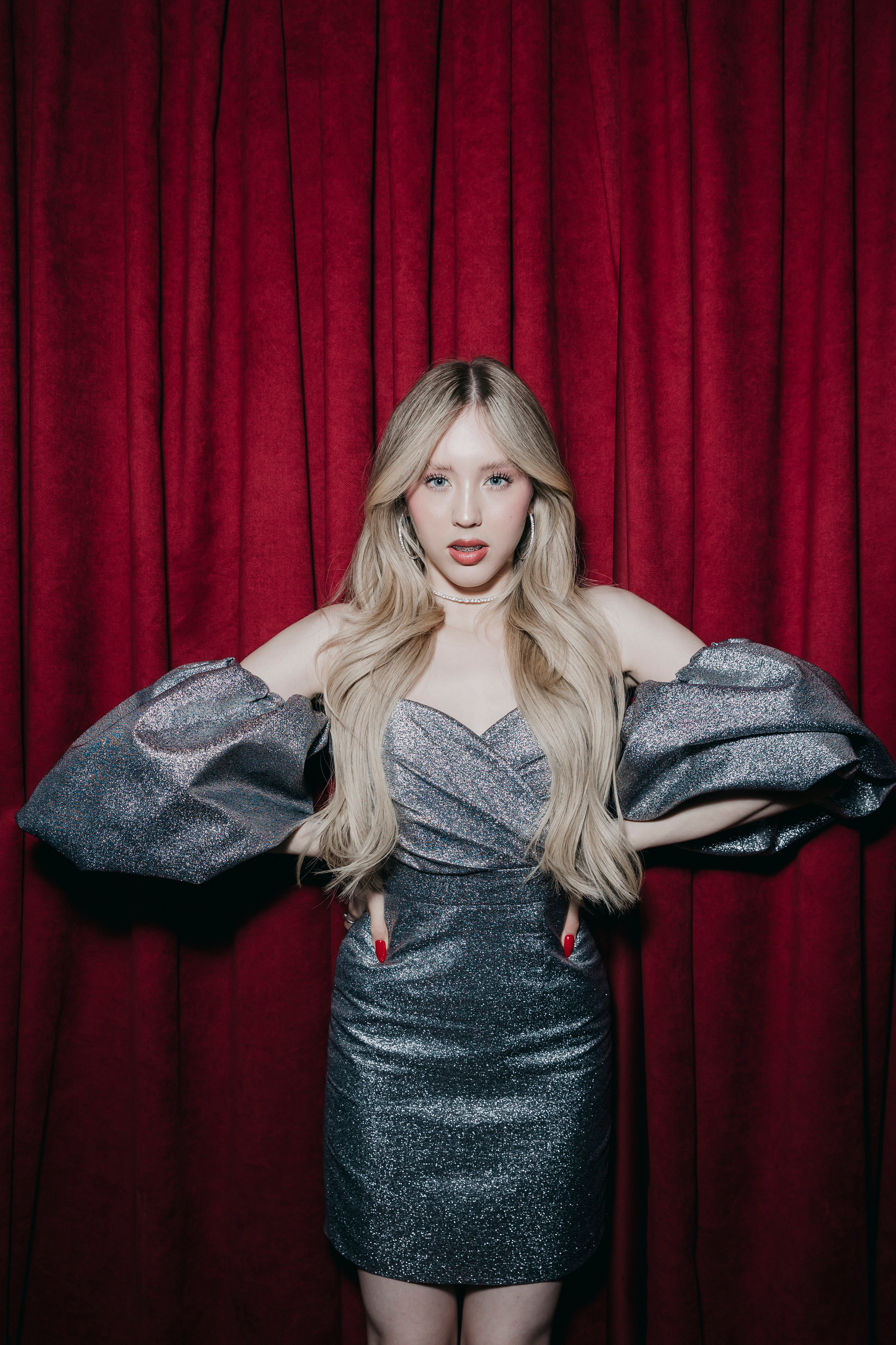 Atelier Des Ors. «Птичка на проводе»: информационный портал в Москве