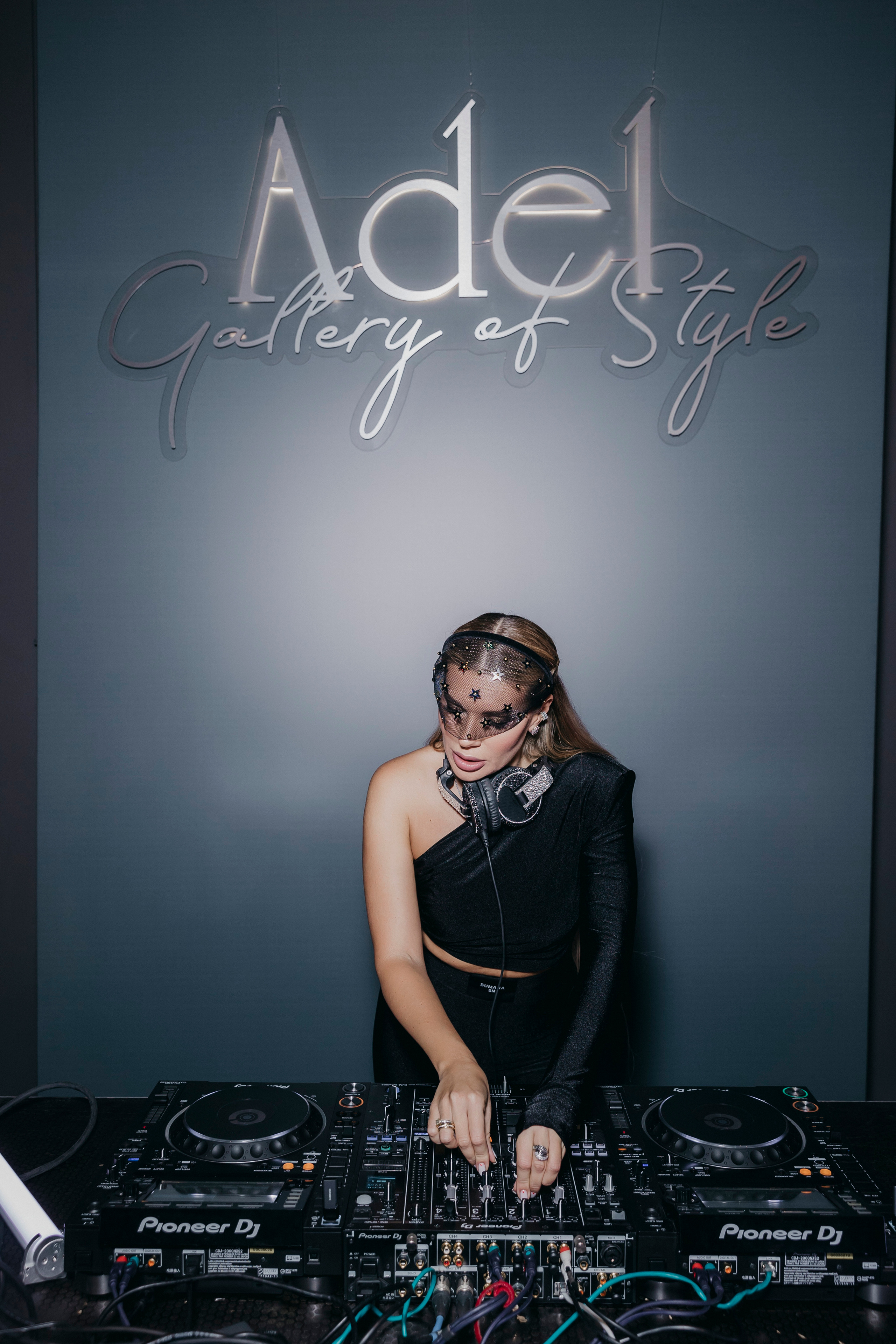 Adel Gallery of Style. «Птичка на проводе»: информационный портал в Москве