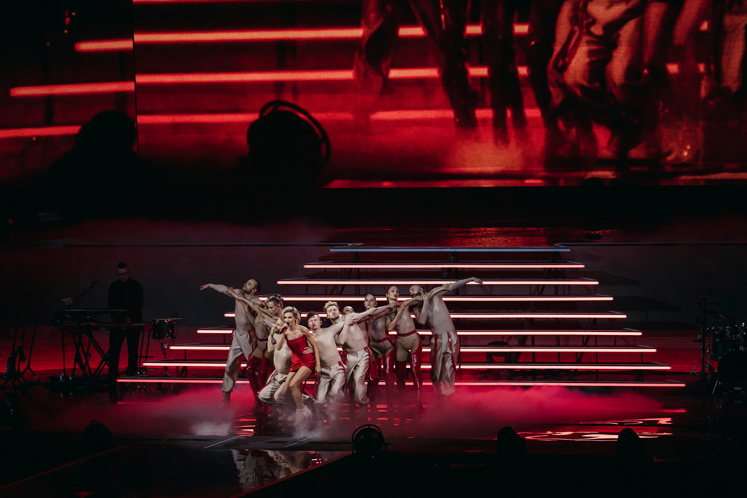 Полина Гагарина: «Навсегда». «Птичка на проводе»: информационный портал в Москве