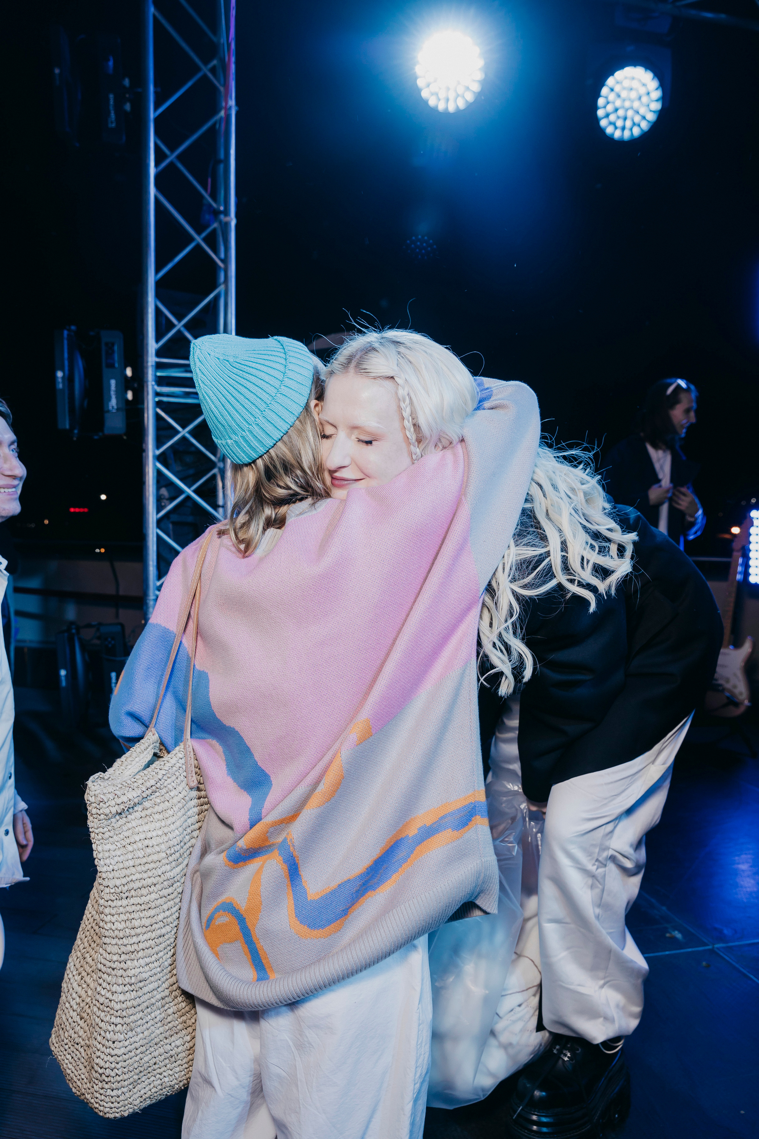 День Рождения Тоси Чайкиной. «Птичка на проводе»: информационный портал в Москве