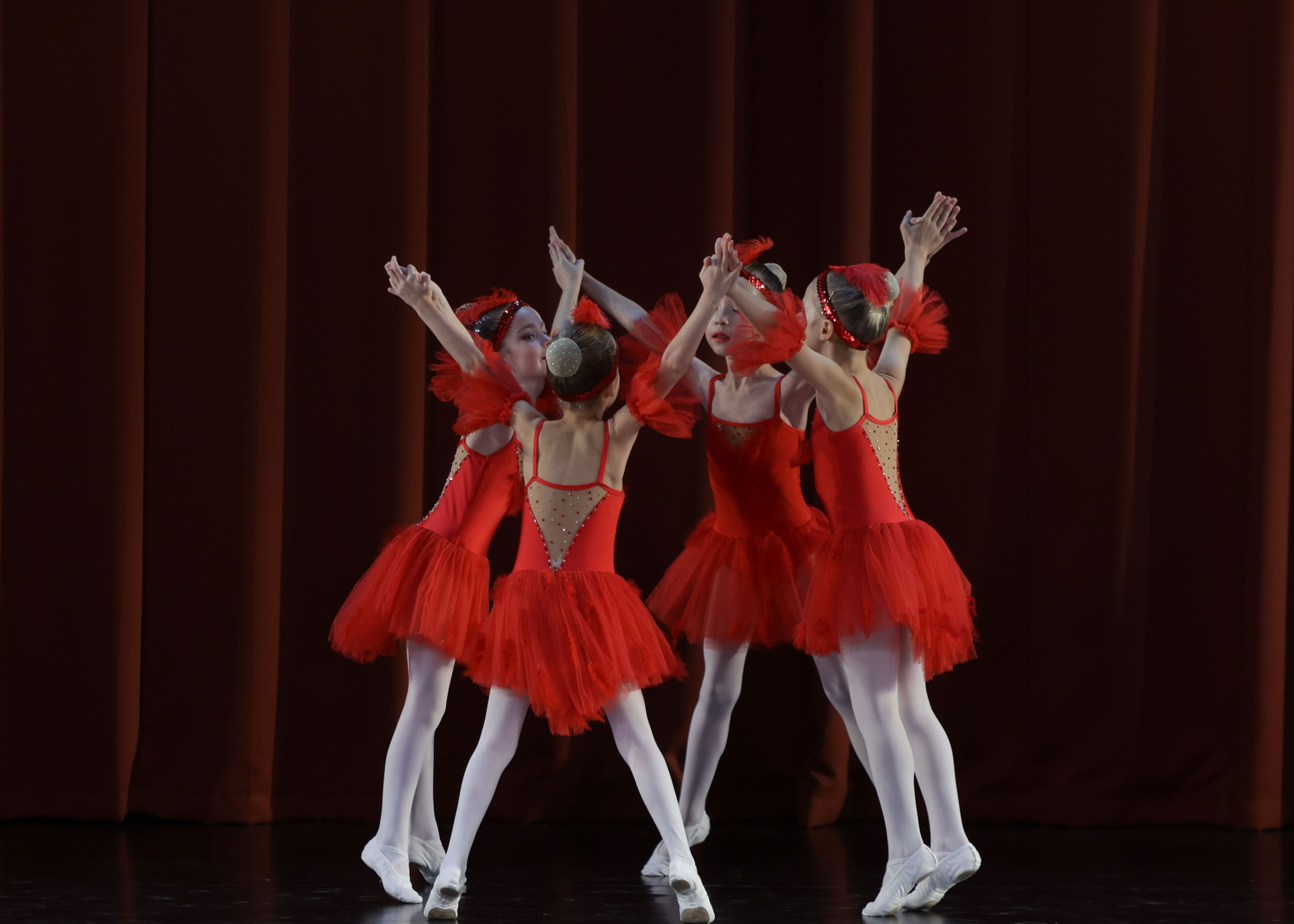 Фестиваль хореографического искусства «КУБОК ЛЕГЕНДЫ — 2025». Выпускные альбомы и школьный фотограф в Подольске, Троицке, Щербинке, Москве и Московской области