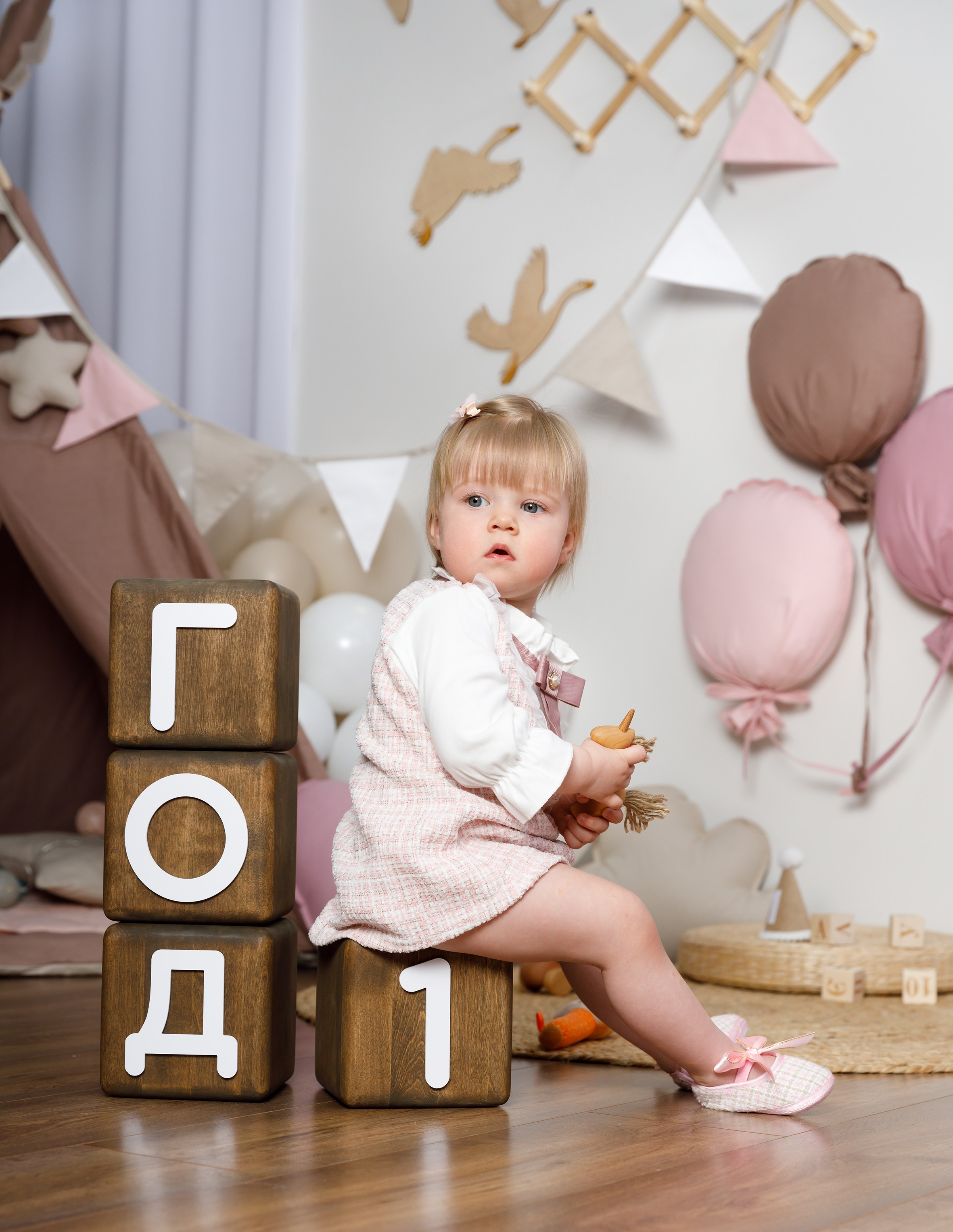 Фотосессия на годовасие. Фотограф Анна Телекаева, выпускные альбомы, семейные и репортажные съемки в Омске