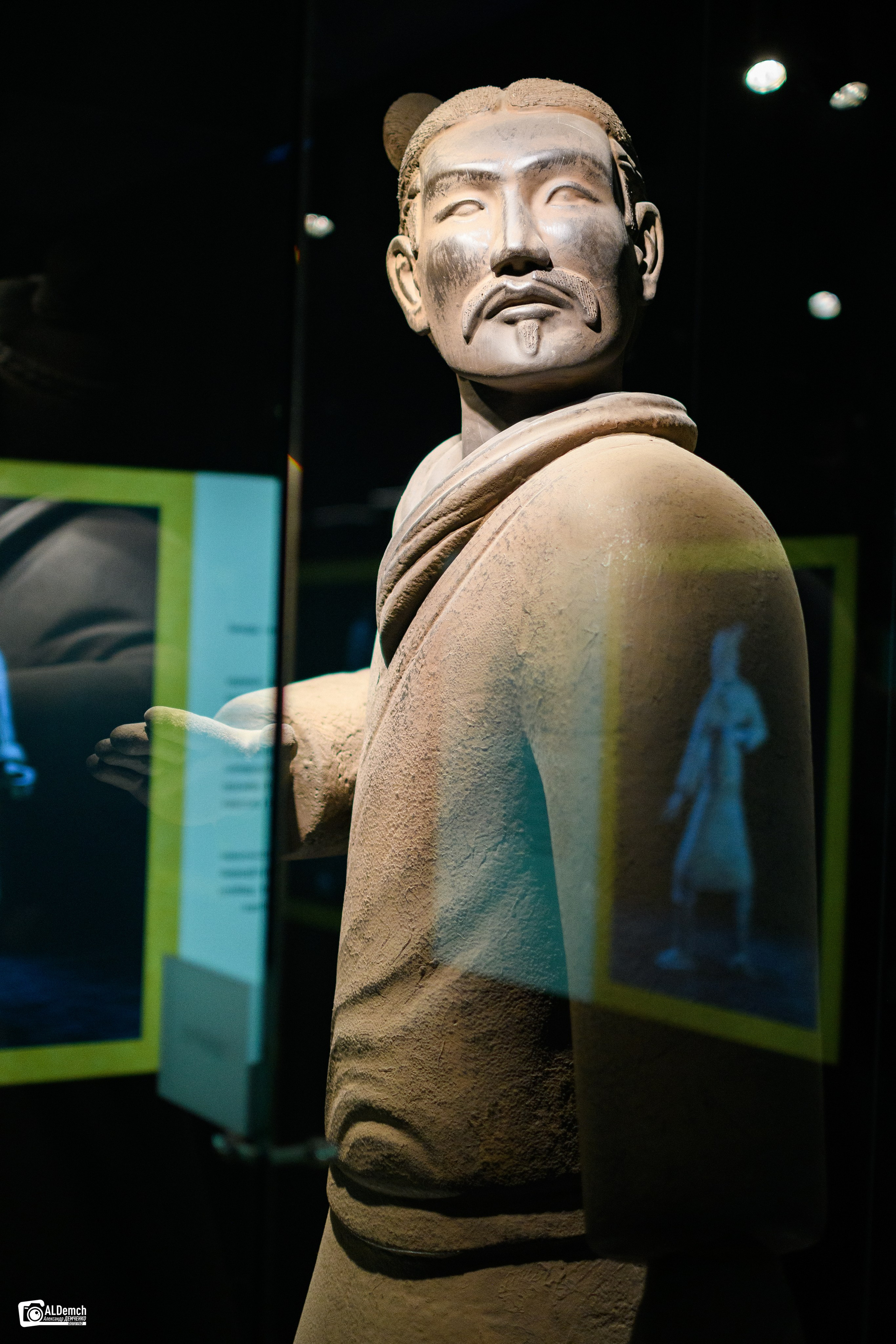 Фото с выставки Терракотовая армия. Бессмертные воины Китая Москва на ВДНХ