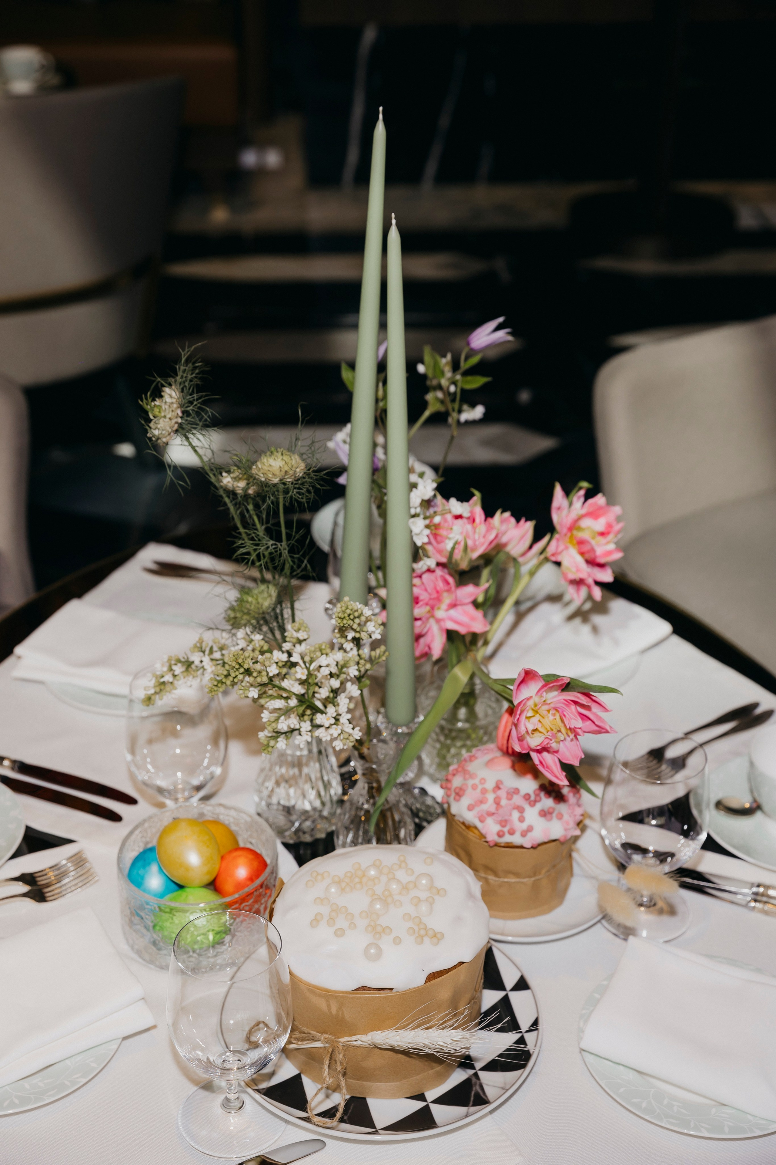 Праздник Светлой Пасхи, бар Шаляпин, Москва. «Птичка на проводе»: информационный портал в Москве