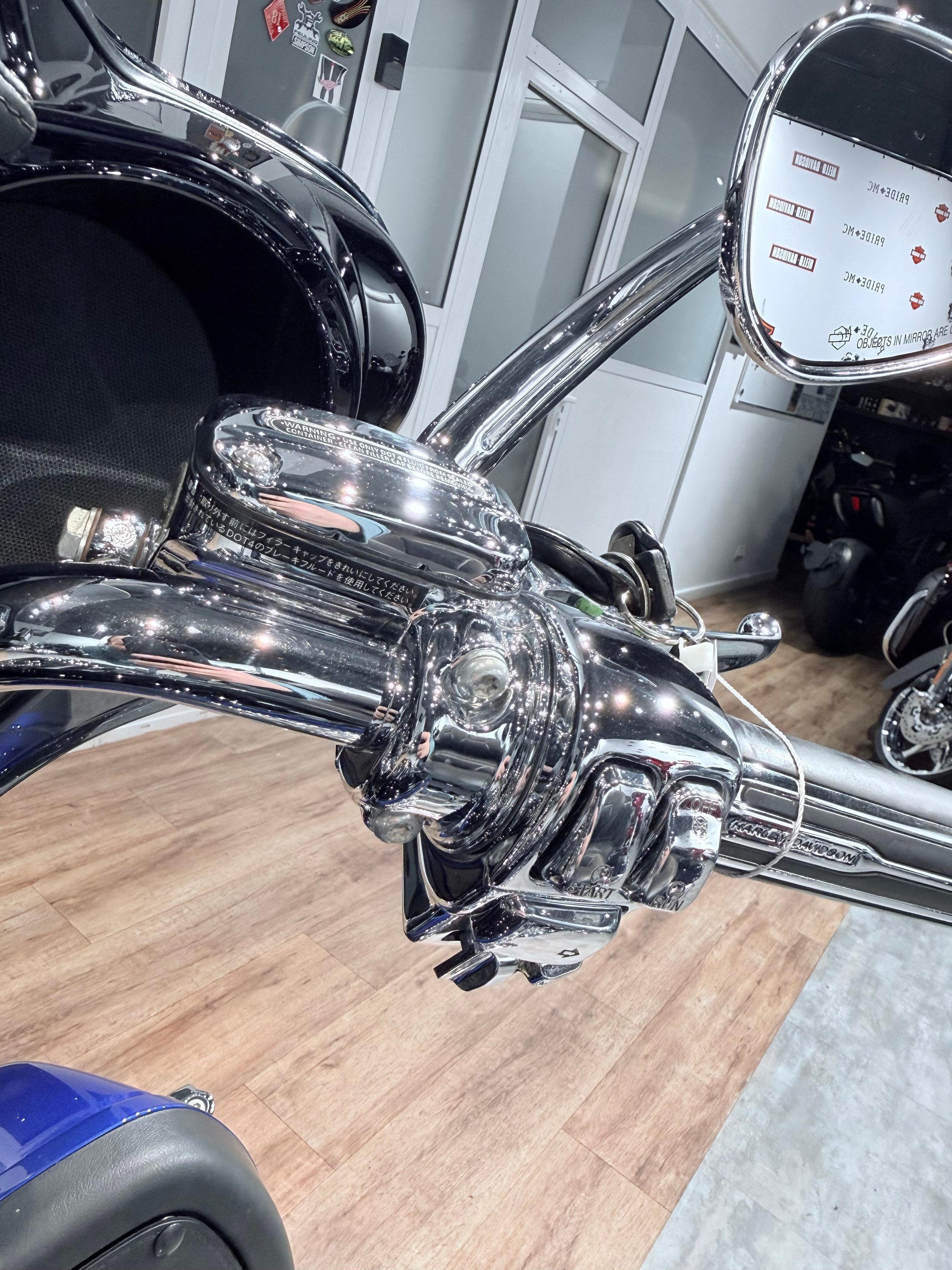 CVO Limited (Twilight Blue Candy). Hello Davidson, Москва. Только хорошие мотоциклы…