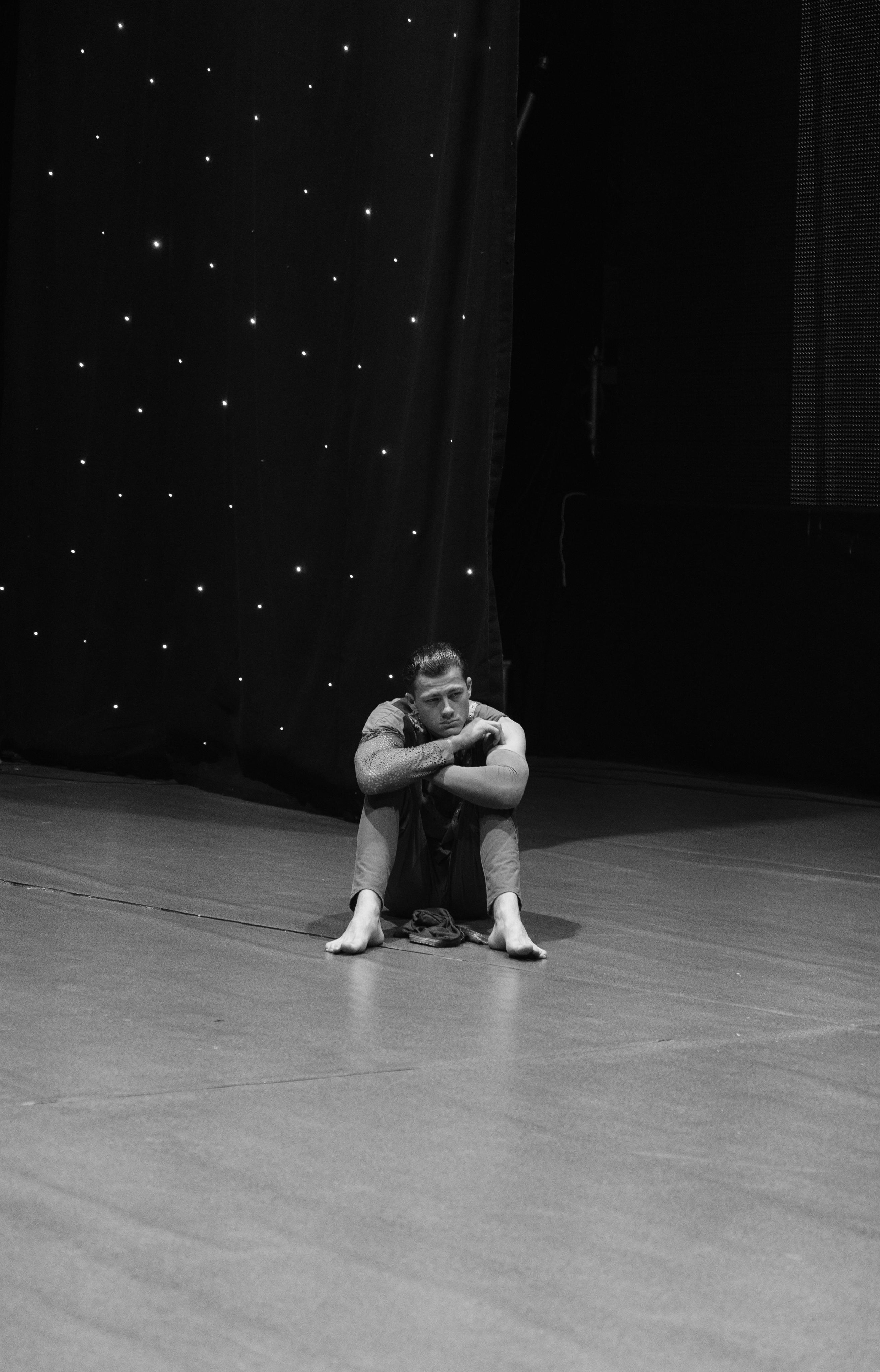 задумчивый танцор