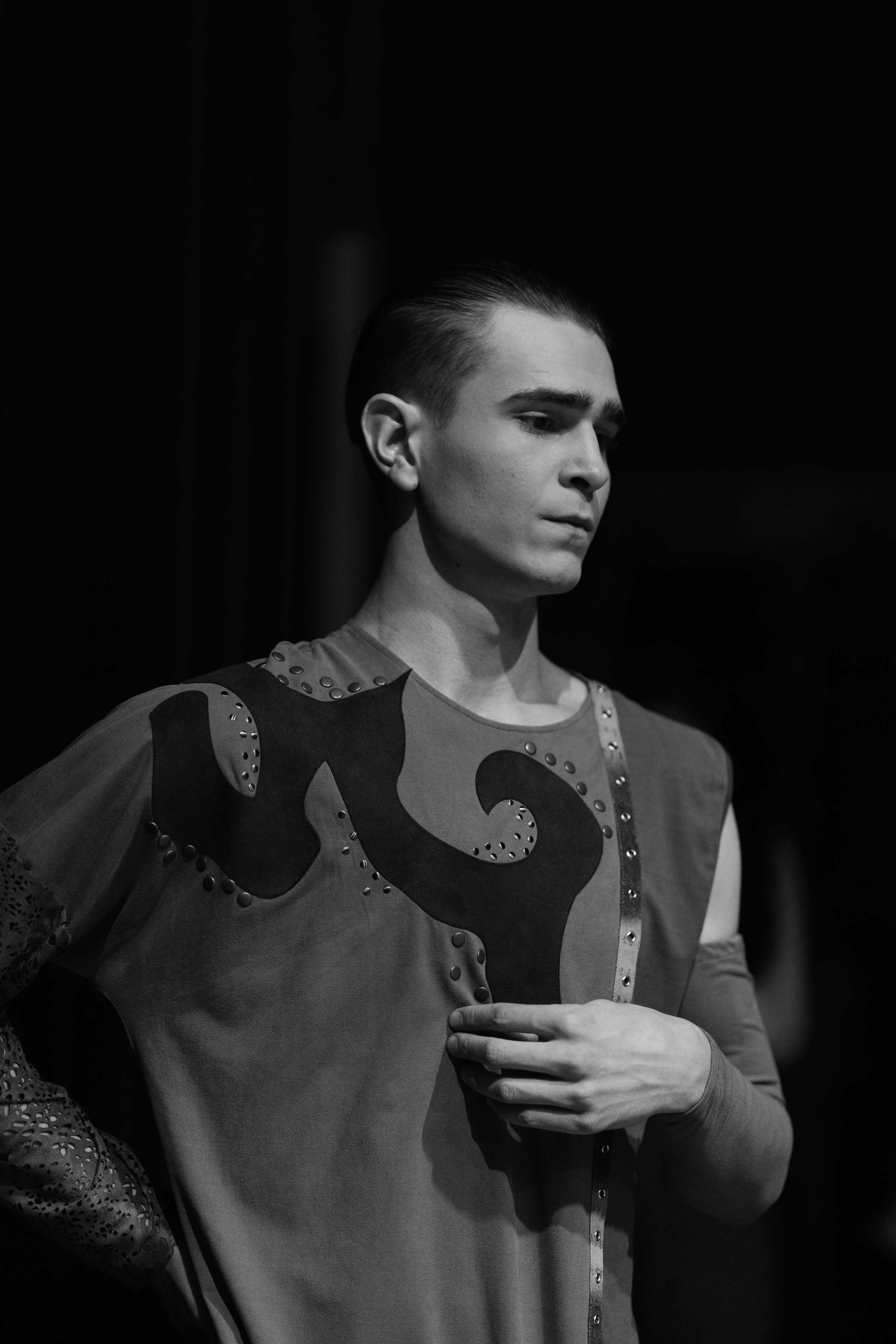 СКВОЗЬ ТИШИНУ — выступление неслыщащих актеров театра«Sensetive». Репортажный фотограф в Астане — Диана Калтаева, портретный фотограф