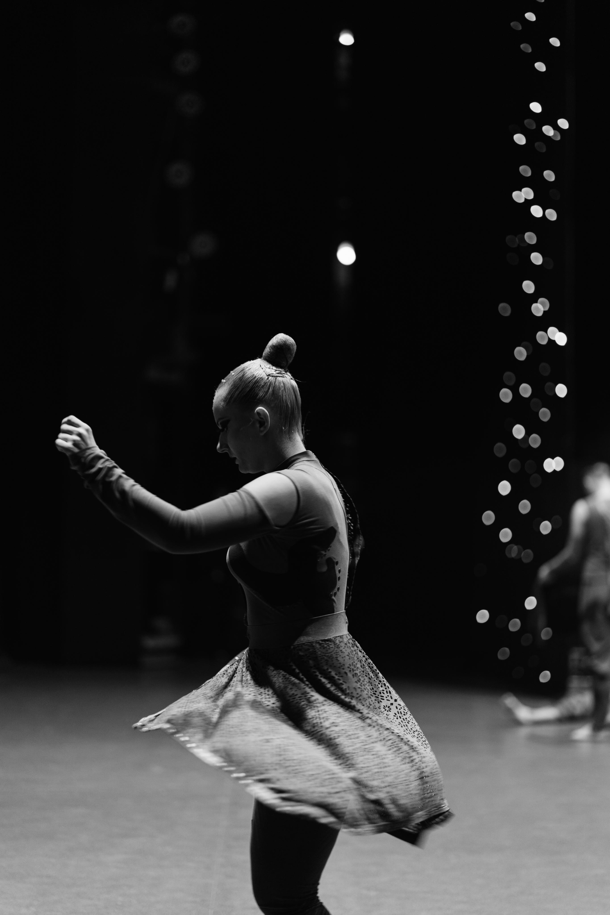 СКВОЗЬ ТИШИНУ — выступление неслыщащих актеров театра«Sensetive». Репортажный фотограф в Астане — Диана Калтаева, портретный фотограф