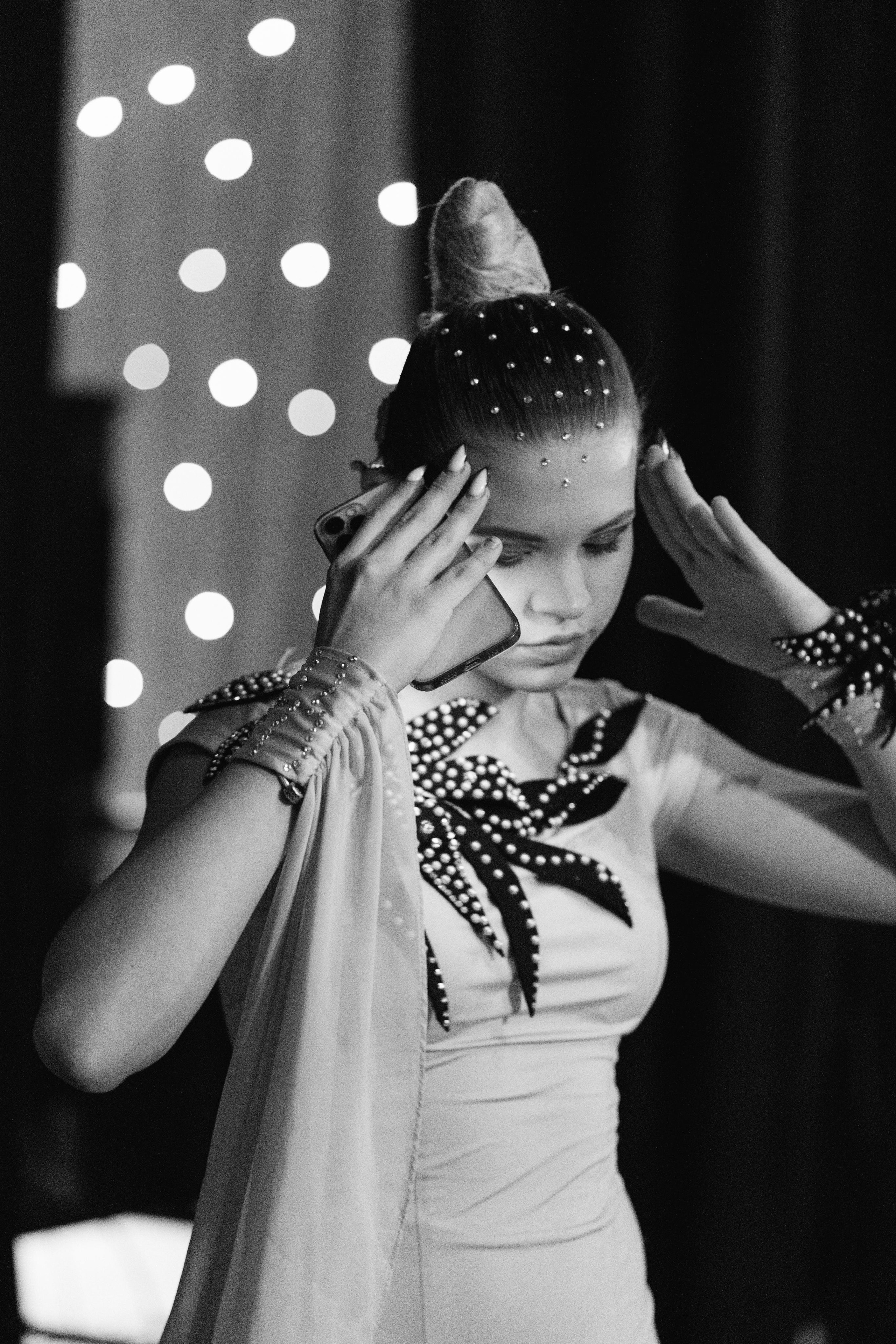 СКВОЗЬ ТИШИНУ — выступление неслыщащих актеров театра«Sensetive». Репортажный фотограф в Астане — Диана Калтаева, портретный фотограф