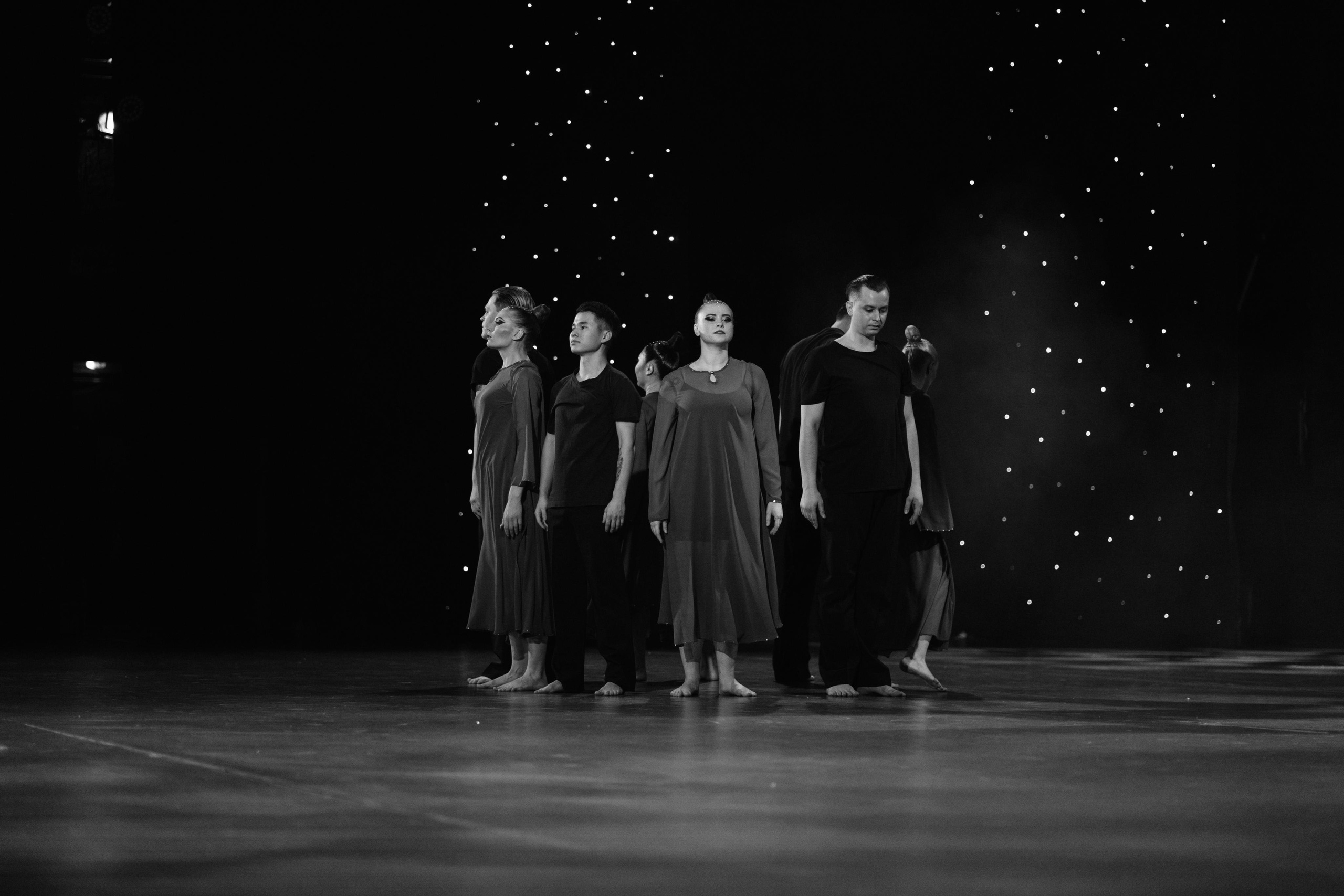 СКВОЗЬ ТИШИНУ — выступление неслыщащих актеров театра«Sensetive». Репортажный фотограф в Астане — Диана Калтаева, портретный фотограф