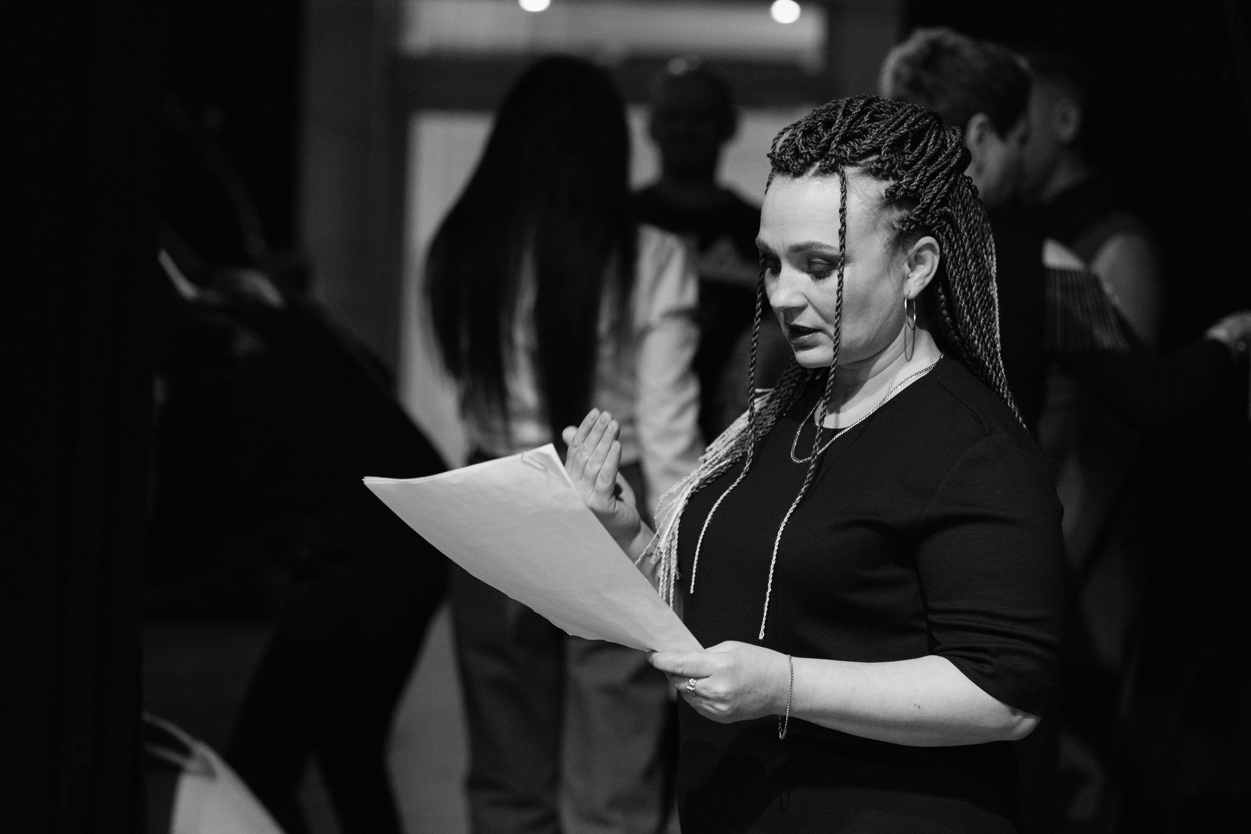 СКВОЗЬ ТИШИНУ — выступление неслыщащих актеров театра«Sensetive». Репортажный фотограф в Астане — Диана Калтаева, портретный фотограф