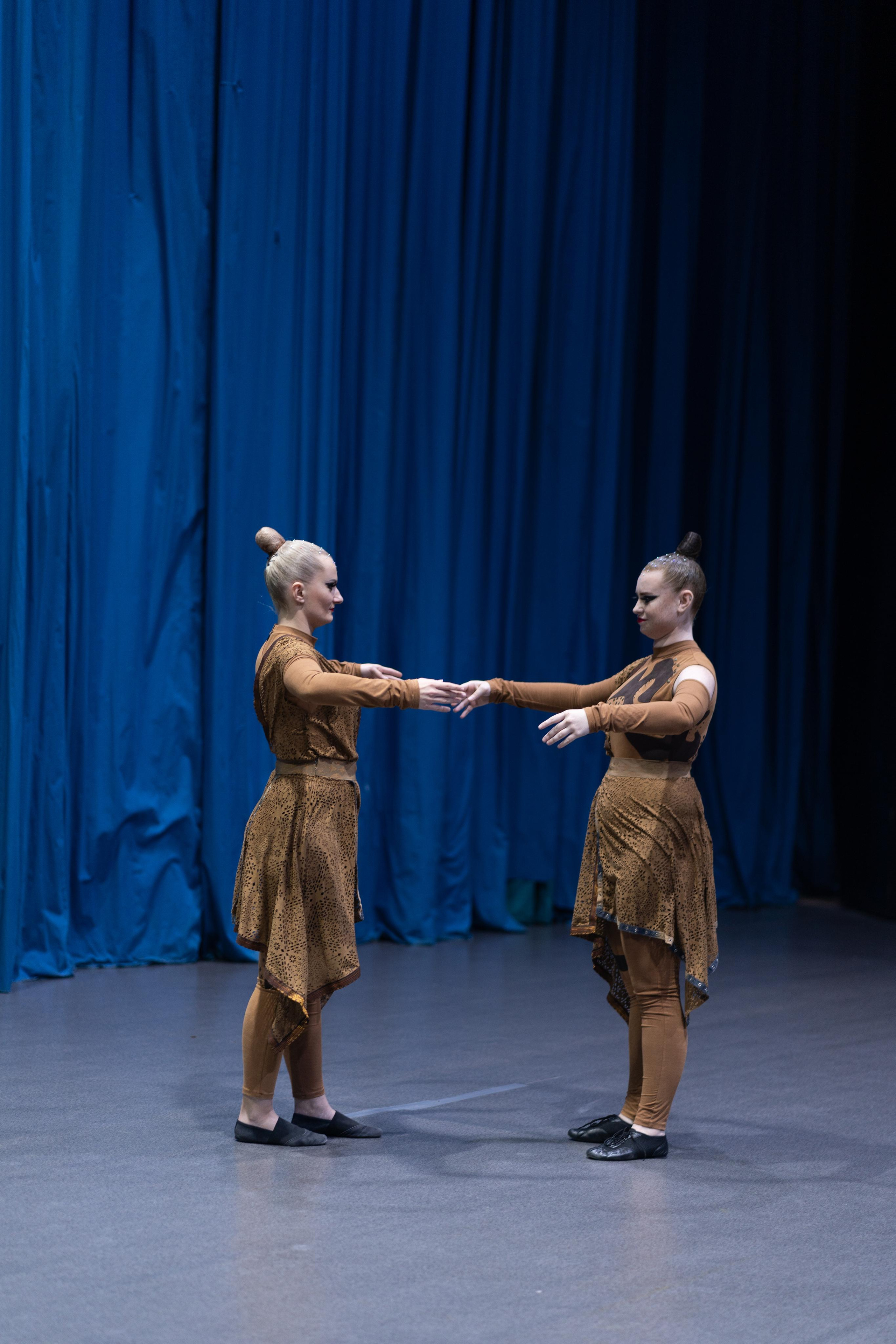 Репетиция за кулисами