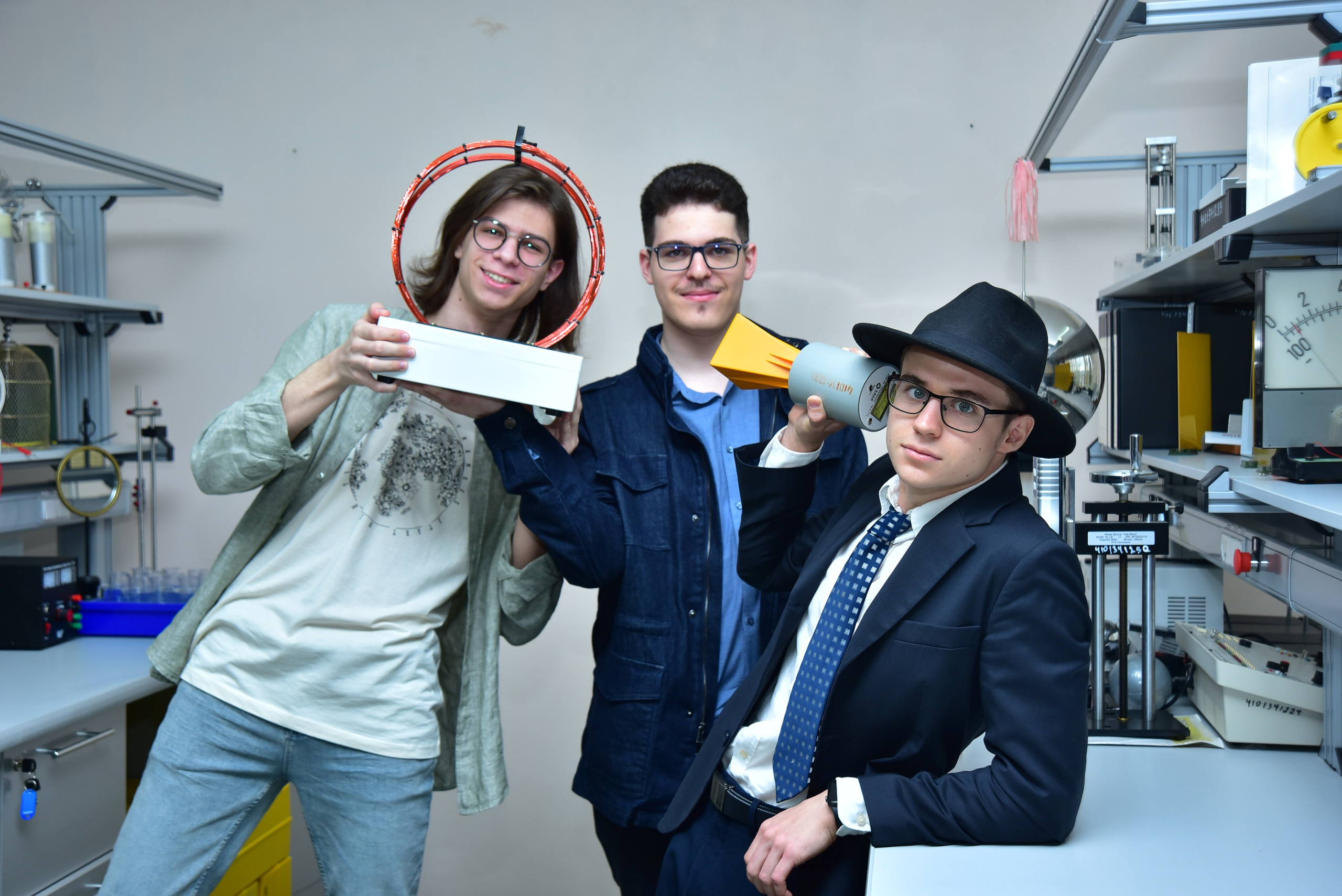 Фотоальбомы для старшей школы. Стильные выпускные альбомы, детские фотосессии, сюжетные фотографии