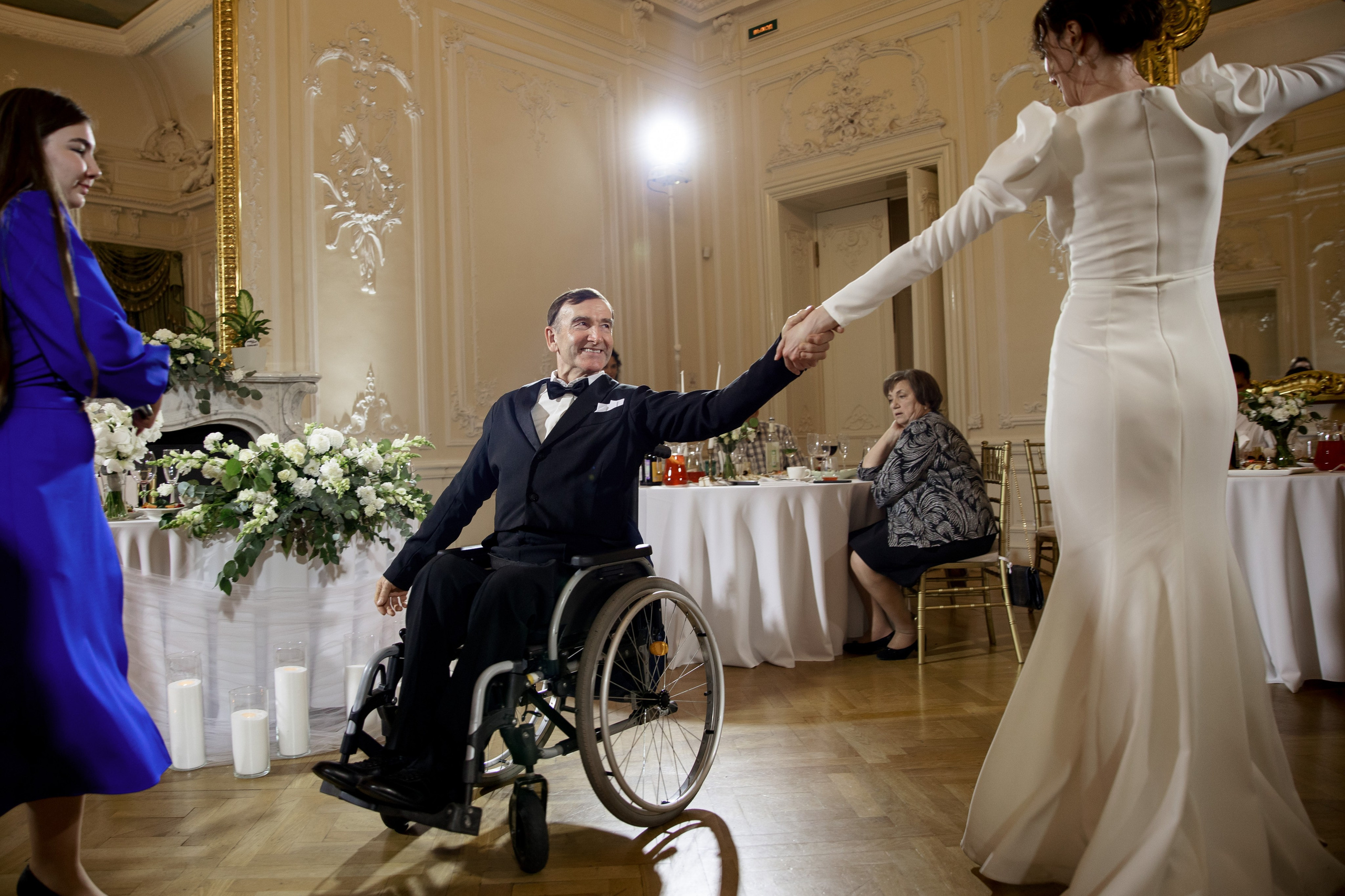 Свадебная фотосессия во Дворце Нарышкиных-Трубецких. Свадебный фотограф в Санкт-Петербурге Никита Кузякин