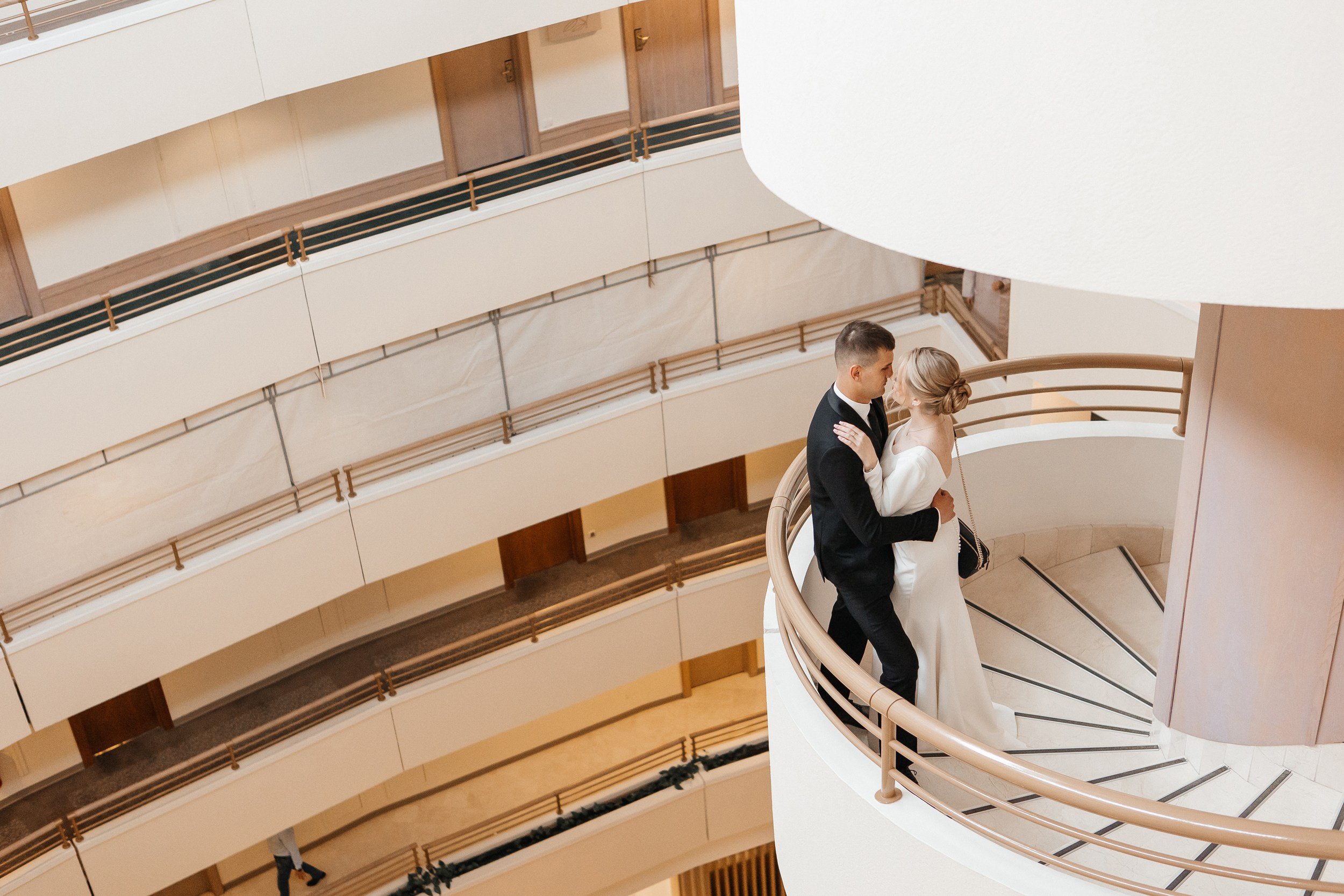 Свадебная фотосессия на Северном Речном вокзале в Москве. Свадебный фотограф в Москве Дарья Олендарёва