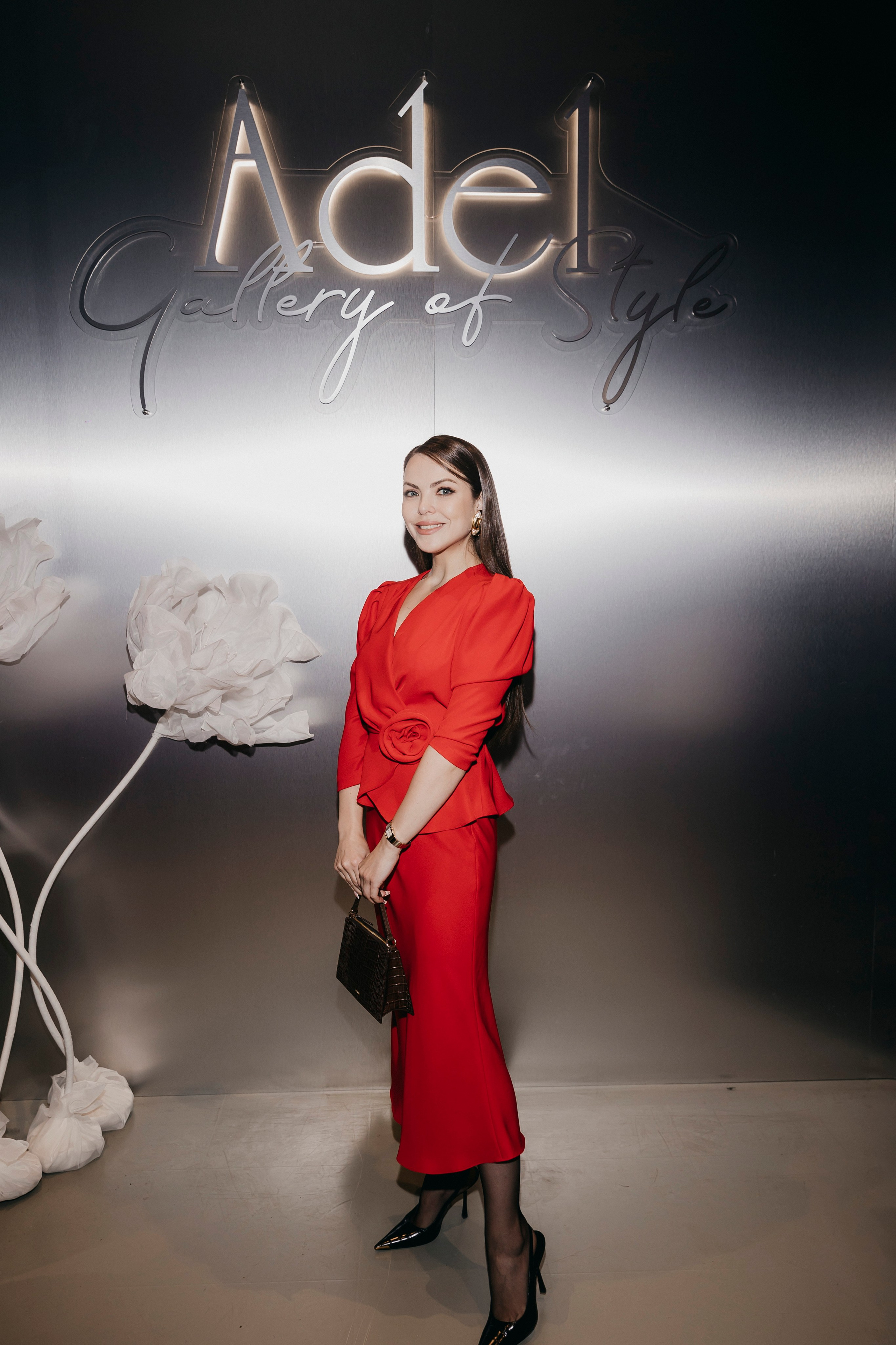 «Пробуждение» в Галерее стиля Адель. «Птичка на проводе»: информационный портал в Москве