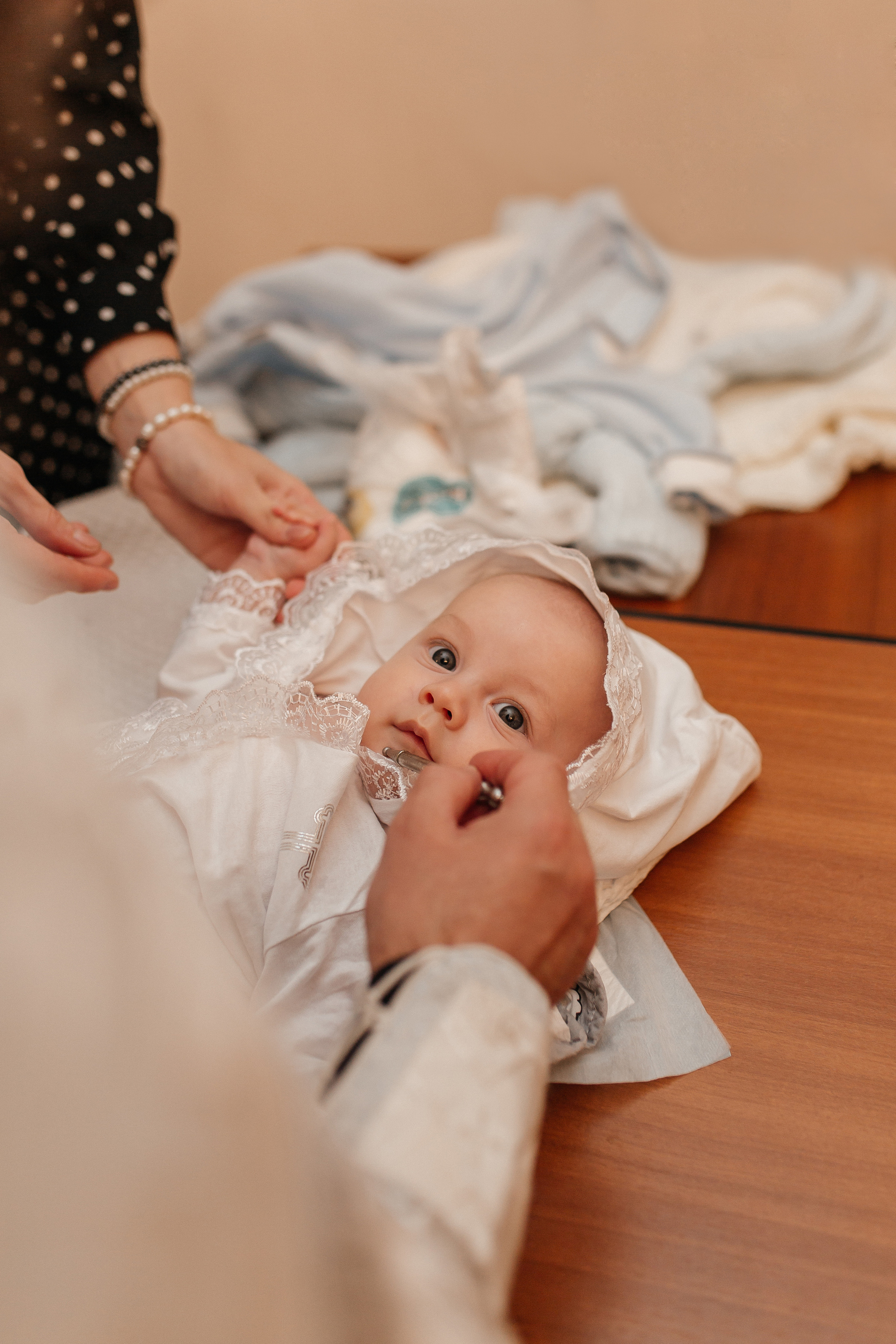 Таинство Крещения (Храм преподобного Серафима Саровского в Раеве). Фото Радости. Свадебный и семейный фотограф в Москве Юлия Самойлова