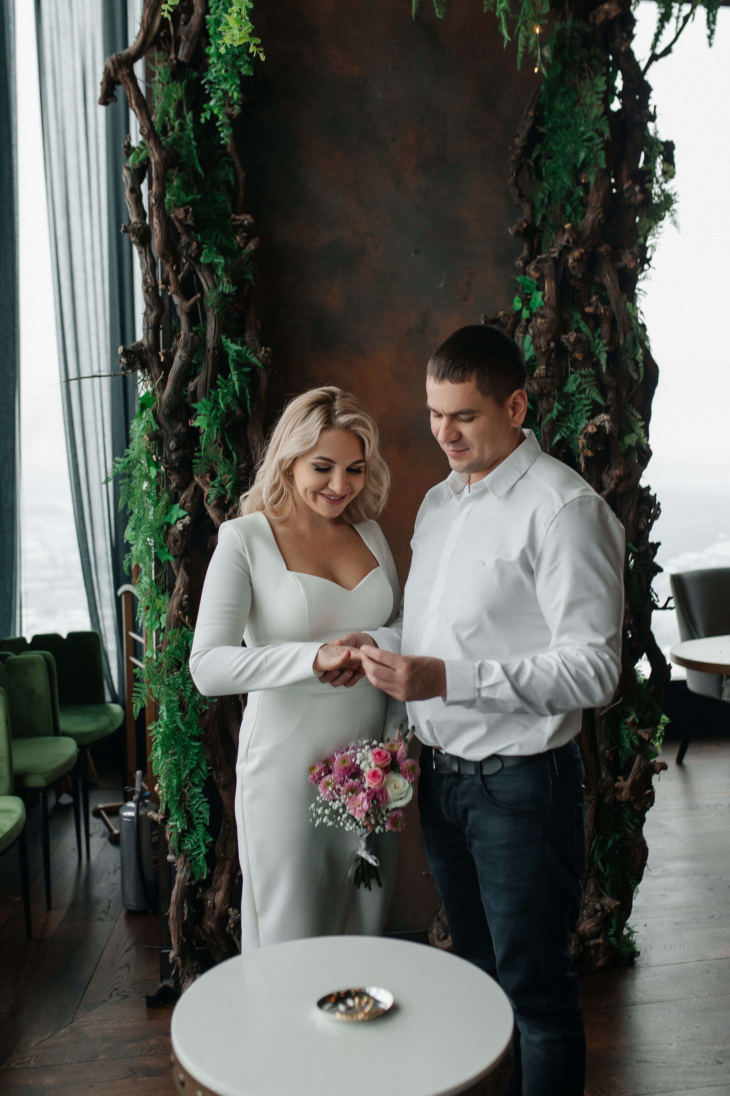 Роспись в ресторане Birds в башне «ОКО». Фото Радости. Свадебный и семейный фотограф в Москве Юлия Самойлова