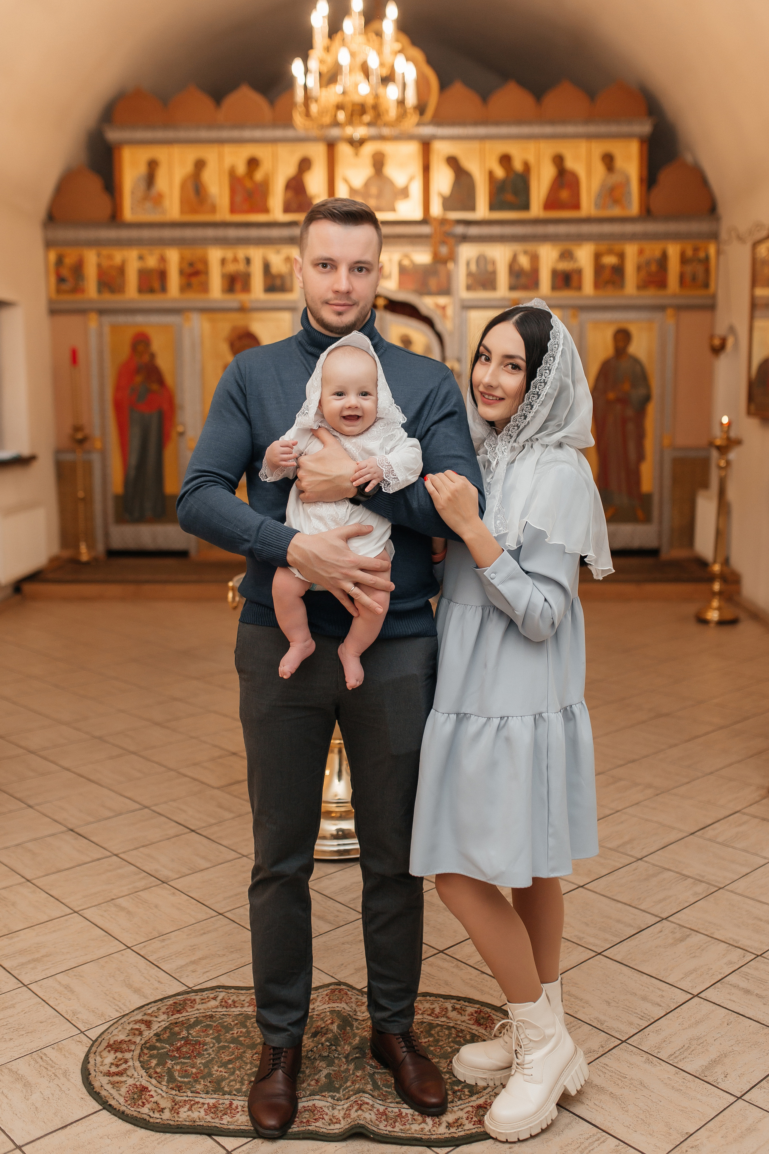 Таинство Крещения (Храм преподобного Серафима Саровского в Раеве). Фото Радости. Свадебный и семейный фотограф в Москве Юлия Самойлова