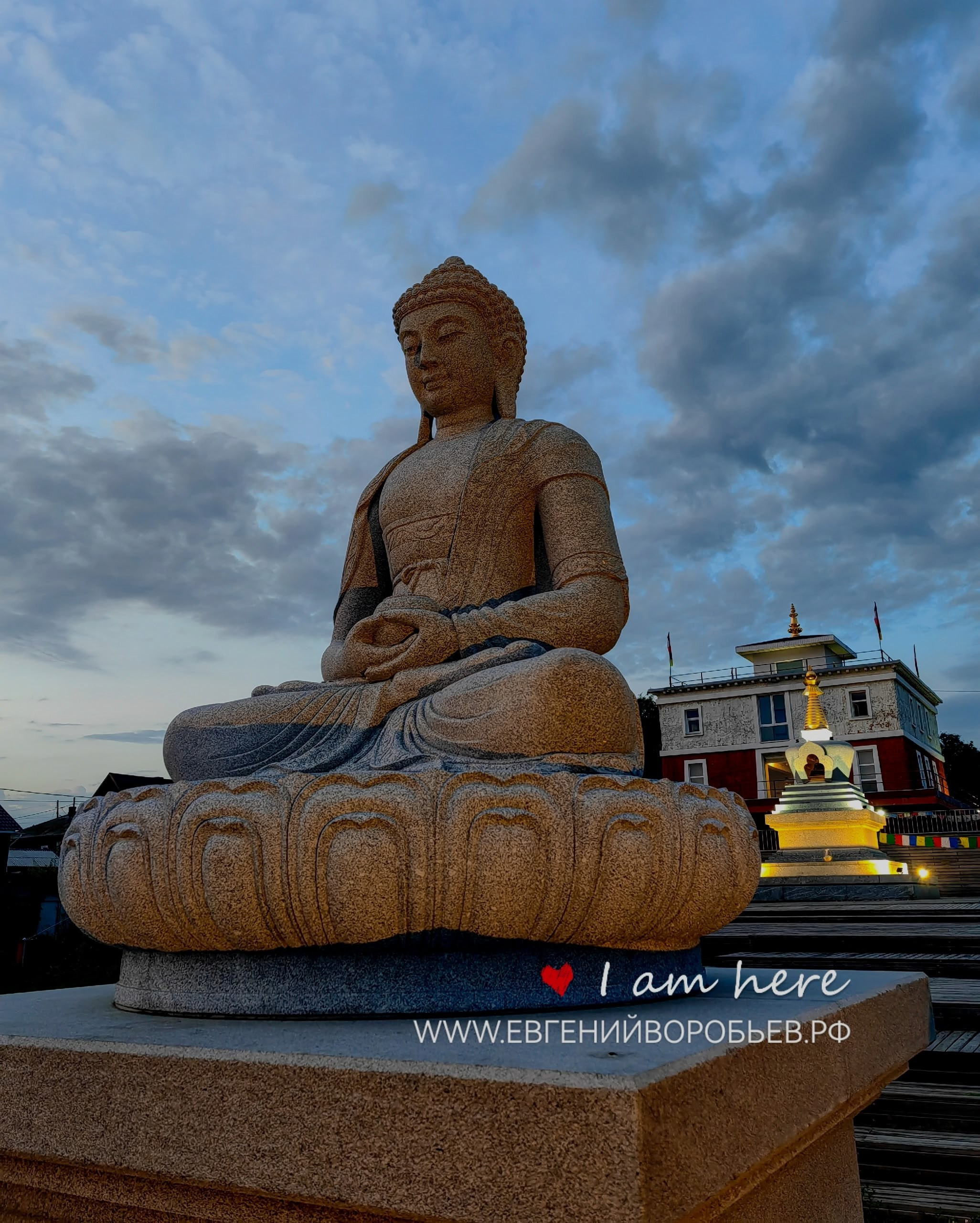 Будда экскурсии Красноярск индивидуальный тур фото интересные места что посмотреть куда сходить что посетить достопримечательности Красноярска фототур фотосессия аренда кабриолета аренда микроавтобуса трансфер цена заказать экскурсию программа маршрут смотровые площадки видовые красивые места Национальный парк заповедник Столбы Дивногорск Красноярская ГЭС путешествие туристический маршрут место силы Часовня Параскевы Пятницы Коммунальный мост остров Татышев Бобровый лог Николаевская сопка набережная Енисея село Овсянка музей Астафьева Караульная гора Виноградовский мост гид экскурсовод индивидуальная экскурсия фотосъемка виды на Енисей фанпарк Бобровый лог парк флоры и фауны Роев ручей Торгашинский хребет скала Такмак вантовый мост куда сходить цены расписание заказать онлайн экскурсионное обслуживание трансфер на комфортабельном автобусе
