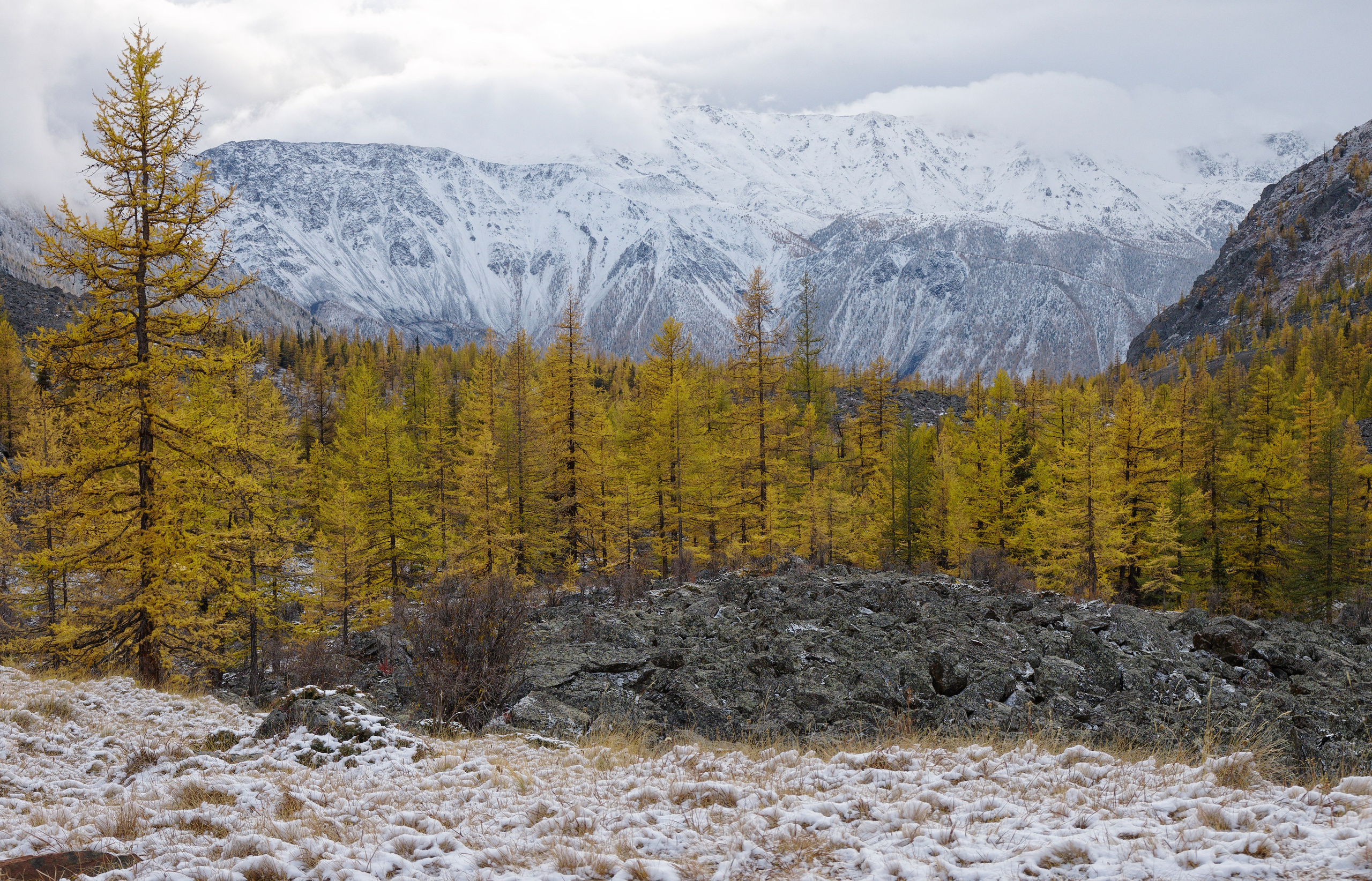 Это не фотошоп. Я видел это в горах Алтая. Семоха Валерий. Фотограф