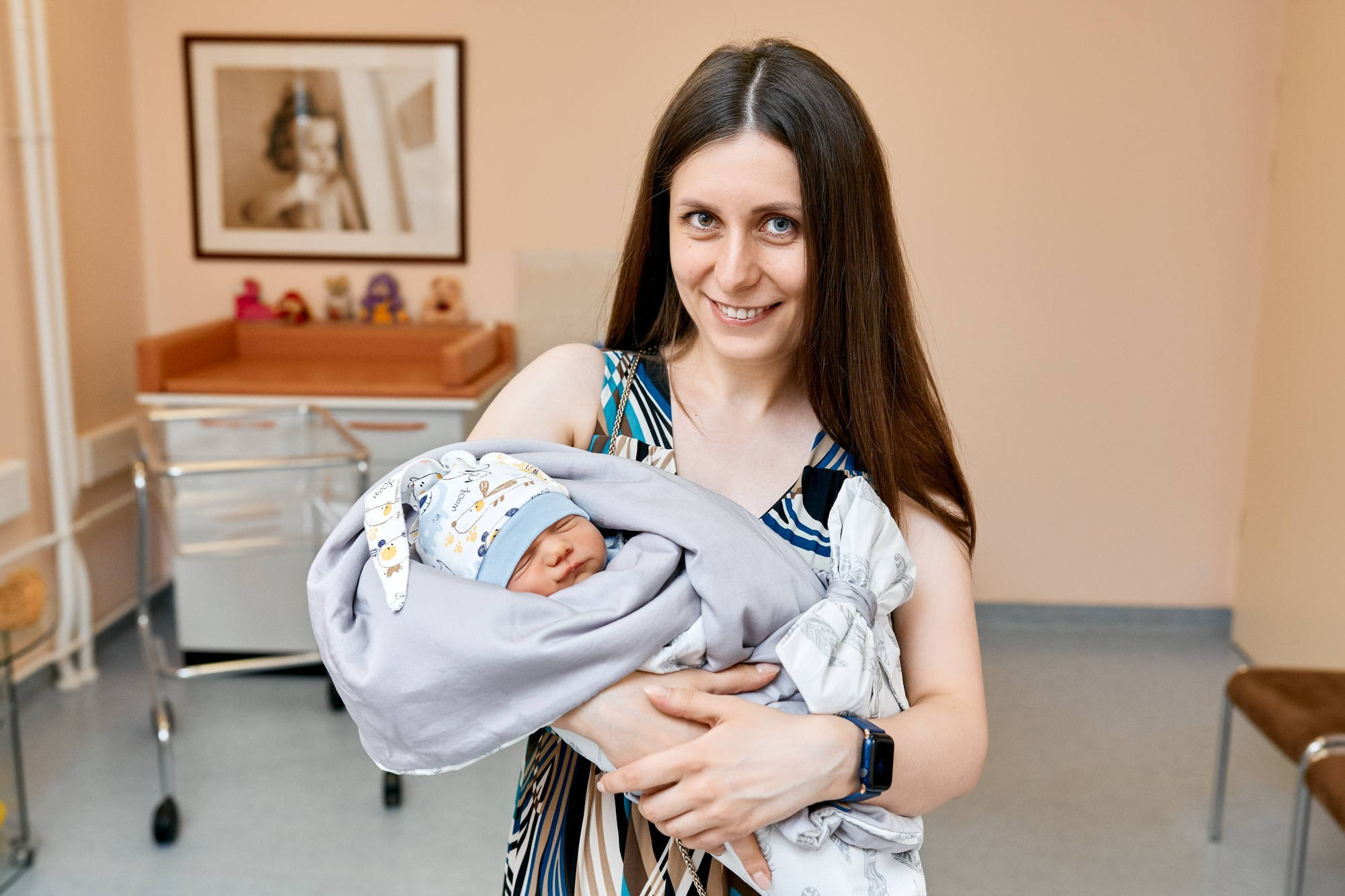 Фотограф на выписку в Москве, заказать услуги фотосъёмки — Цены и стоимость услуг профессионального фотографа для фотосессии выписки