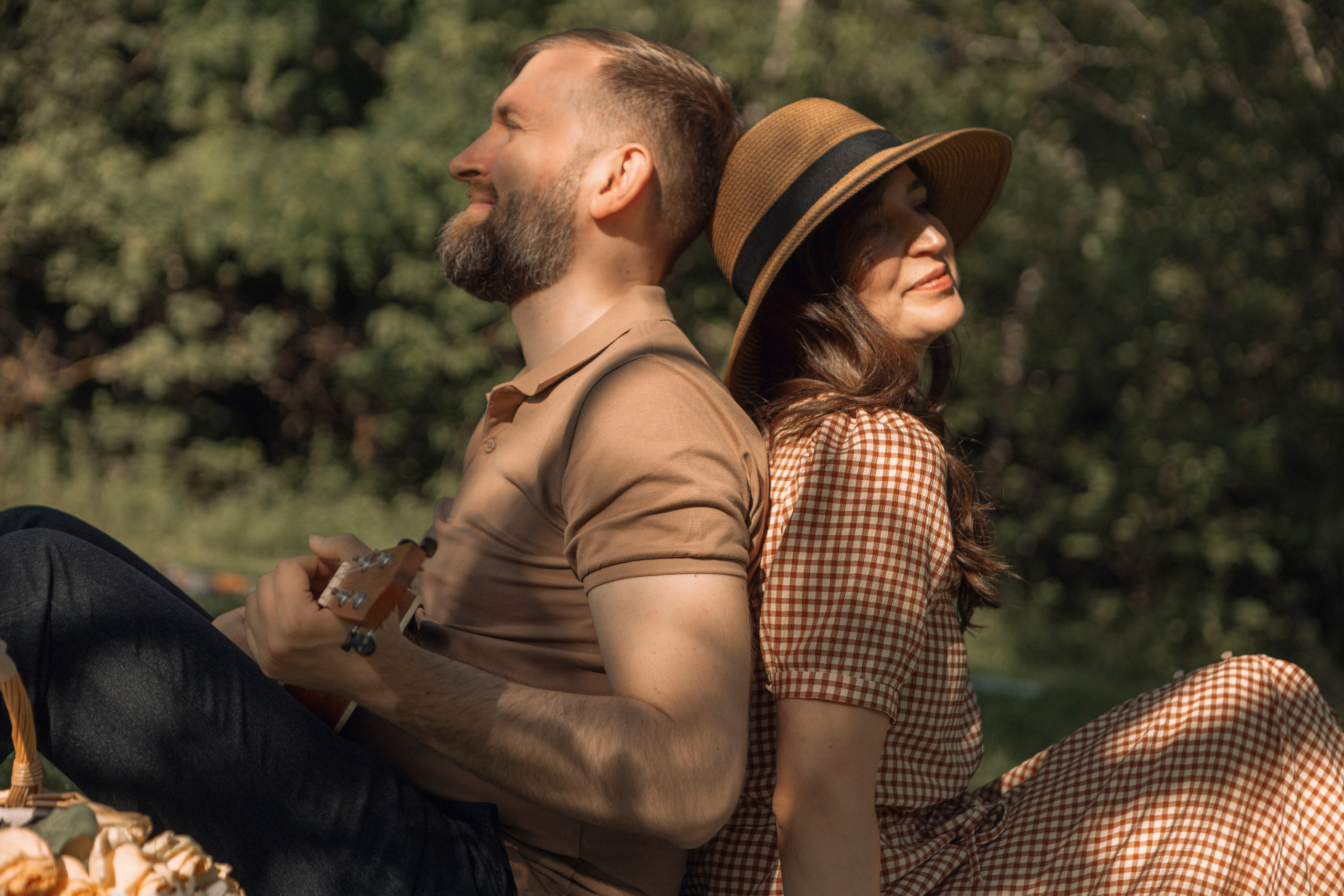 Закатная лавстори фотосессия на природе, фотограф Москва