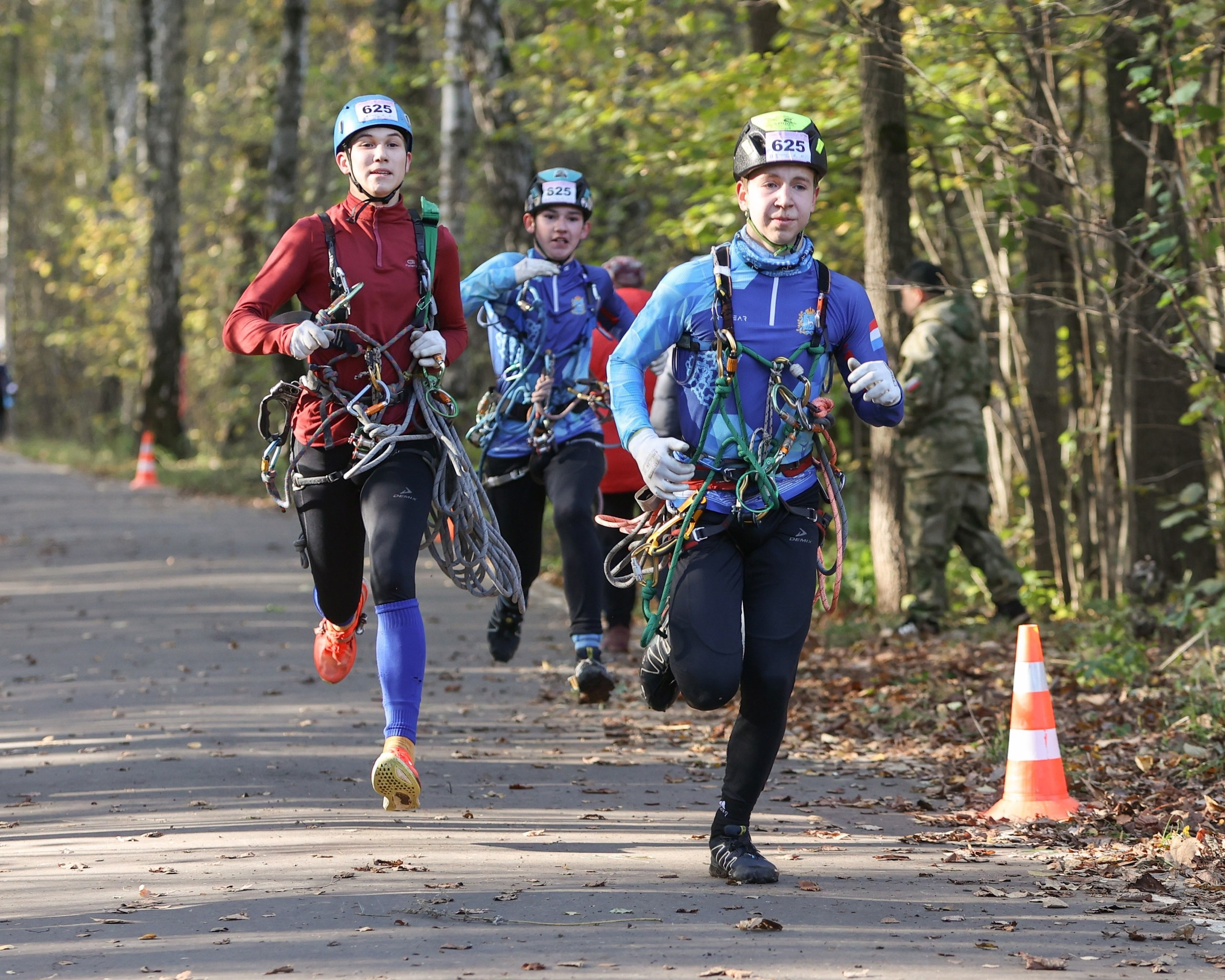 Гонки Четырех — Races Of Four. Выпускные альбомы и школьный фотограф в Подольске, Троицке, Щербинке, Москве и Московской области