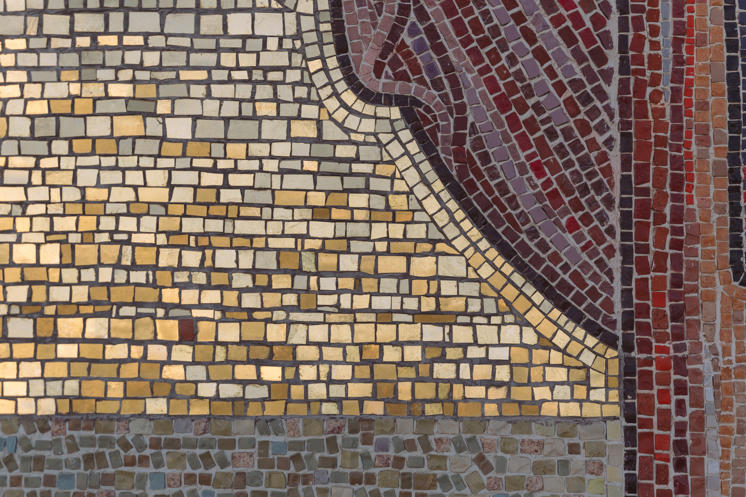 Центральный вход храма. НИИКОРОВИН- мастерская мозаики и монументального искусства