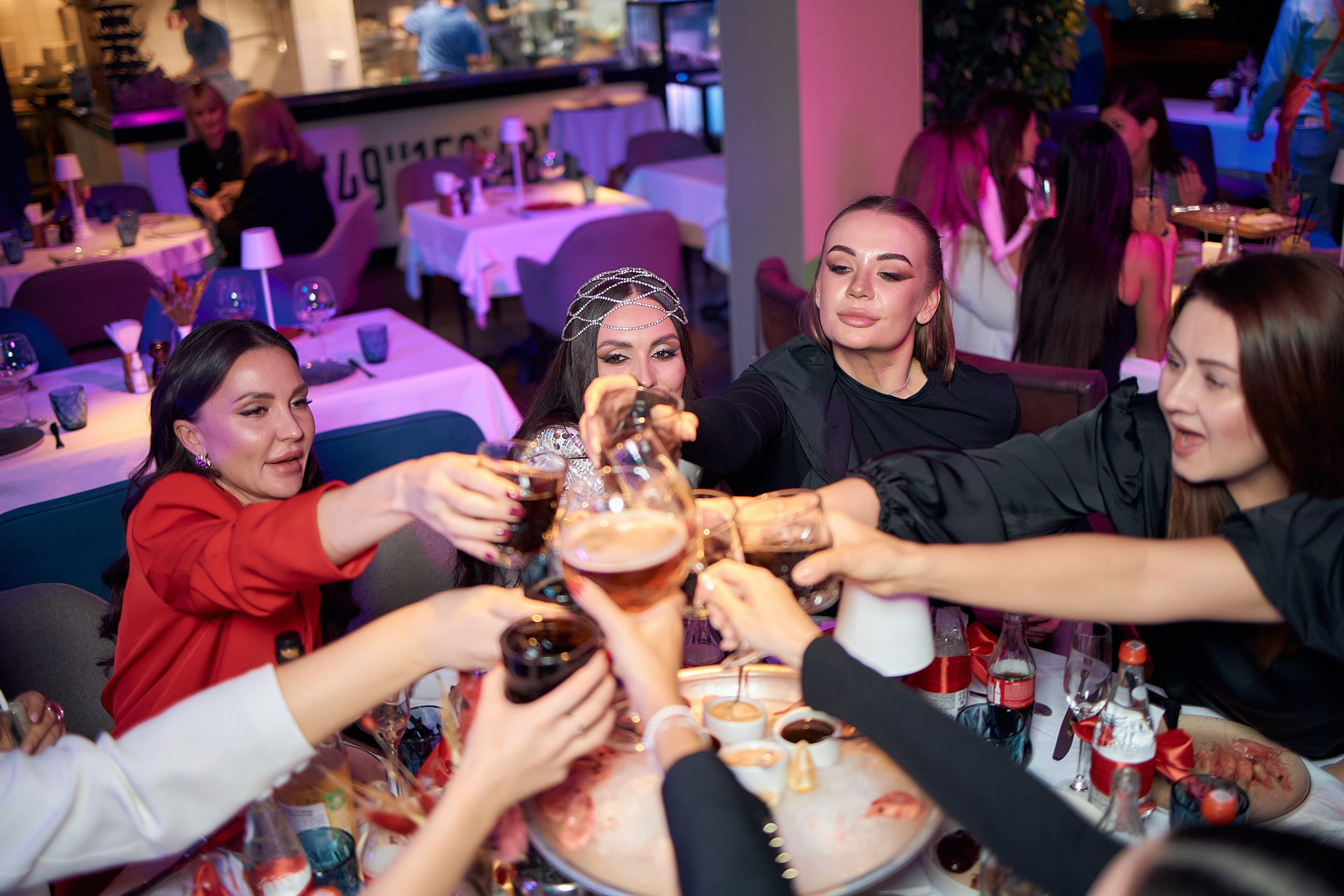 День Рождения в ресторане Магадан. Фотограф Валерий Савиовский