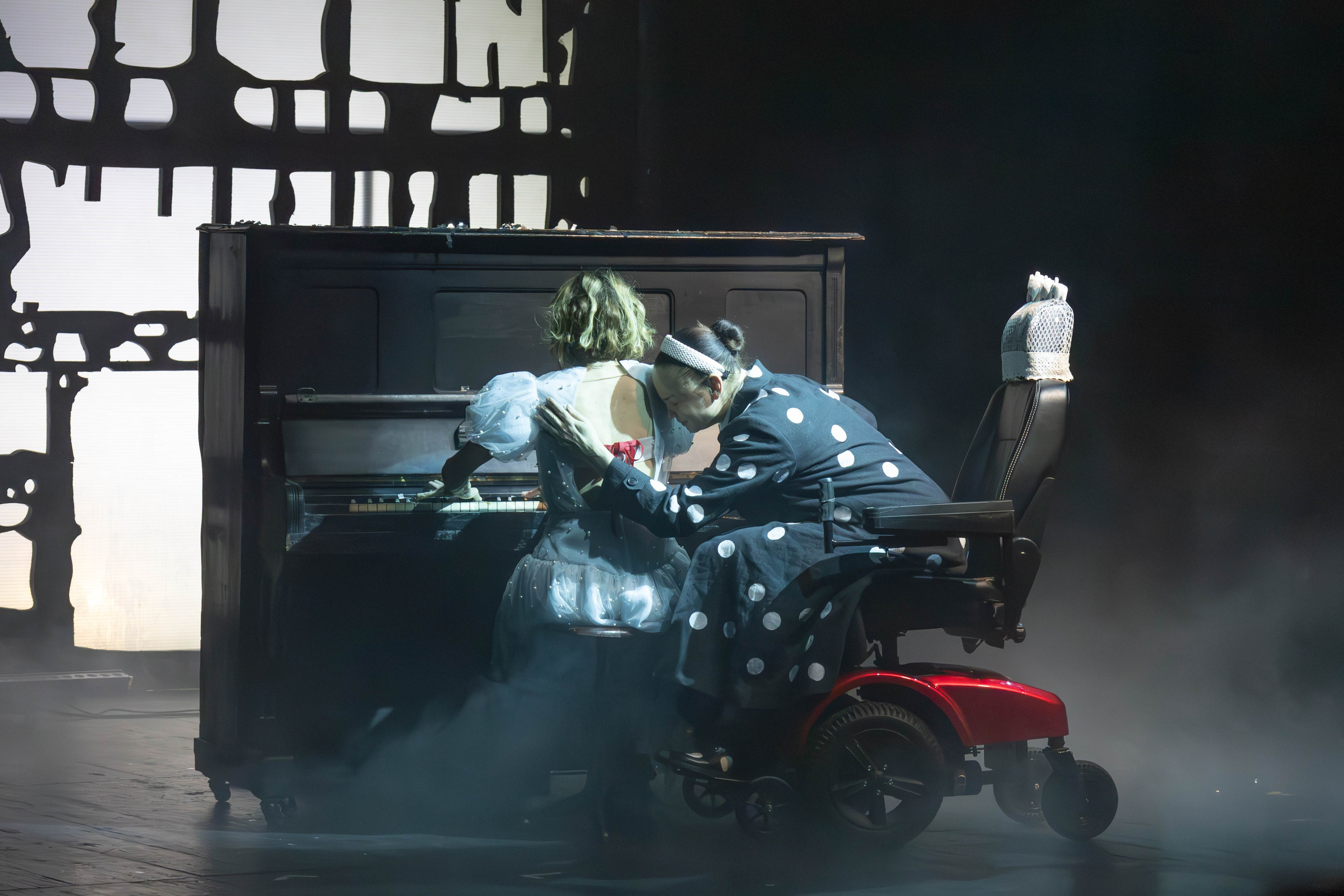 Репортаж с премьеры спектакля «Вероника решает» в театре "Модерн"