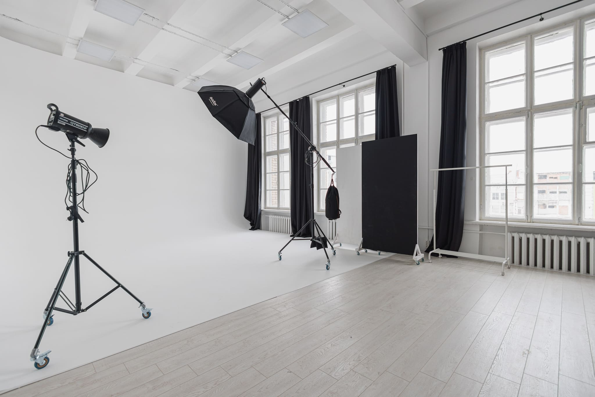 Залы с циклорамой в студии Photohub. Фотограф в Минске Людмила Дутко