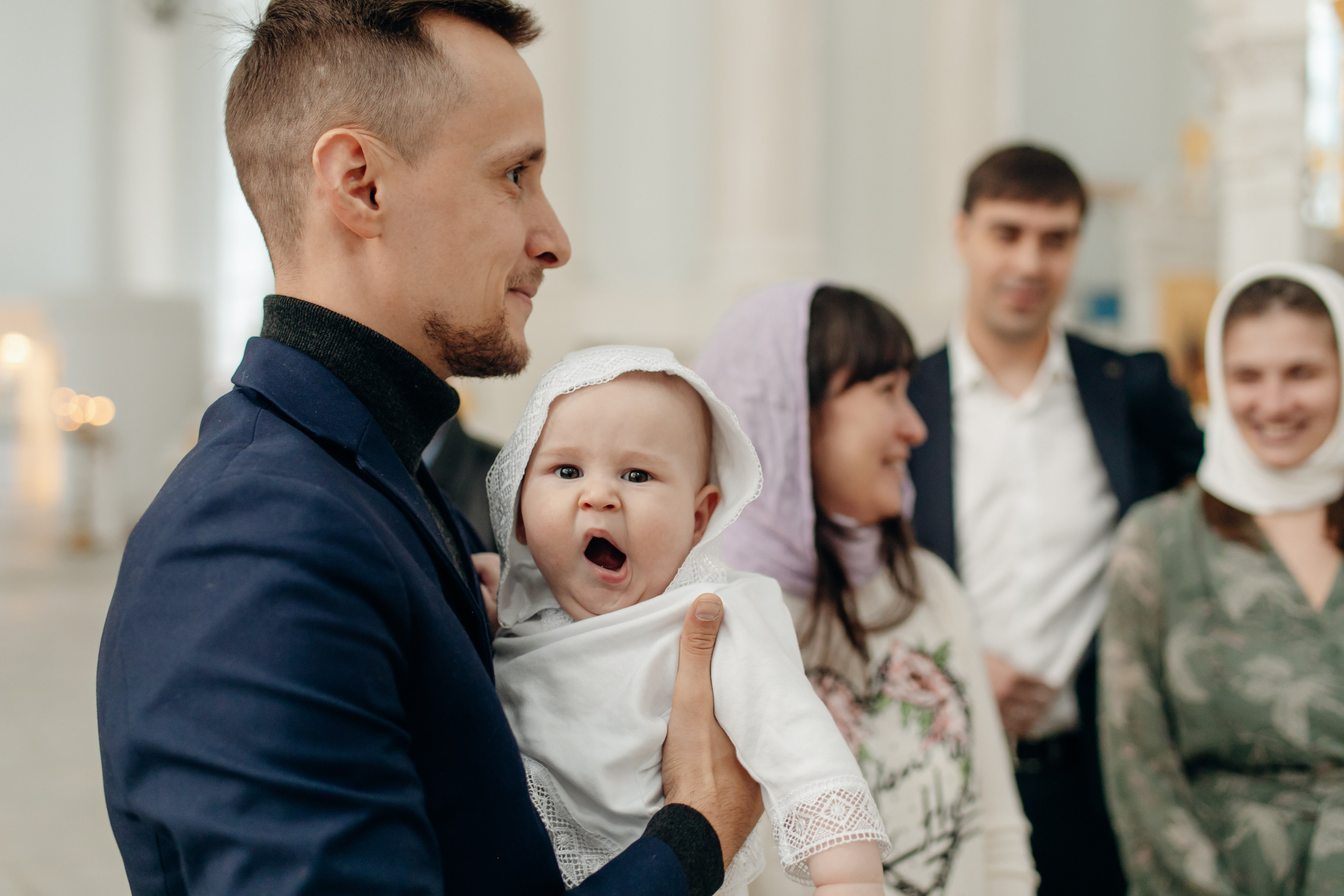 Крещение ребенка в Смольном соборе СПб. Фотограф крещение венчание в Петербурге! Помогает подобрать храм и посоветовал душевного батюшку в СПб