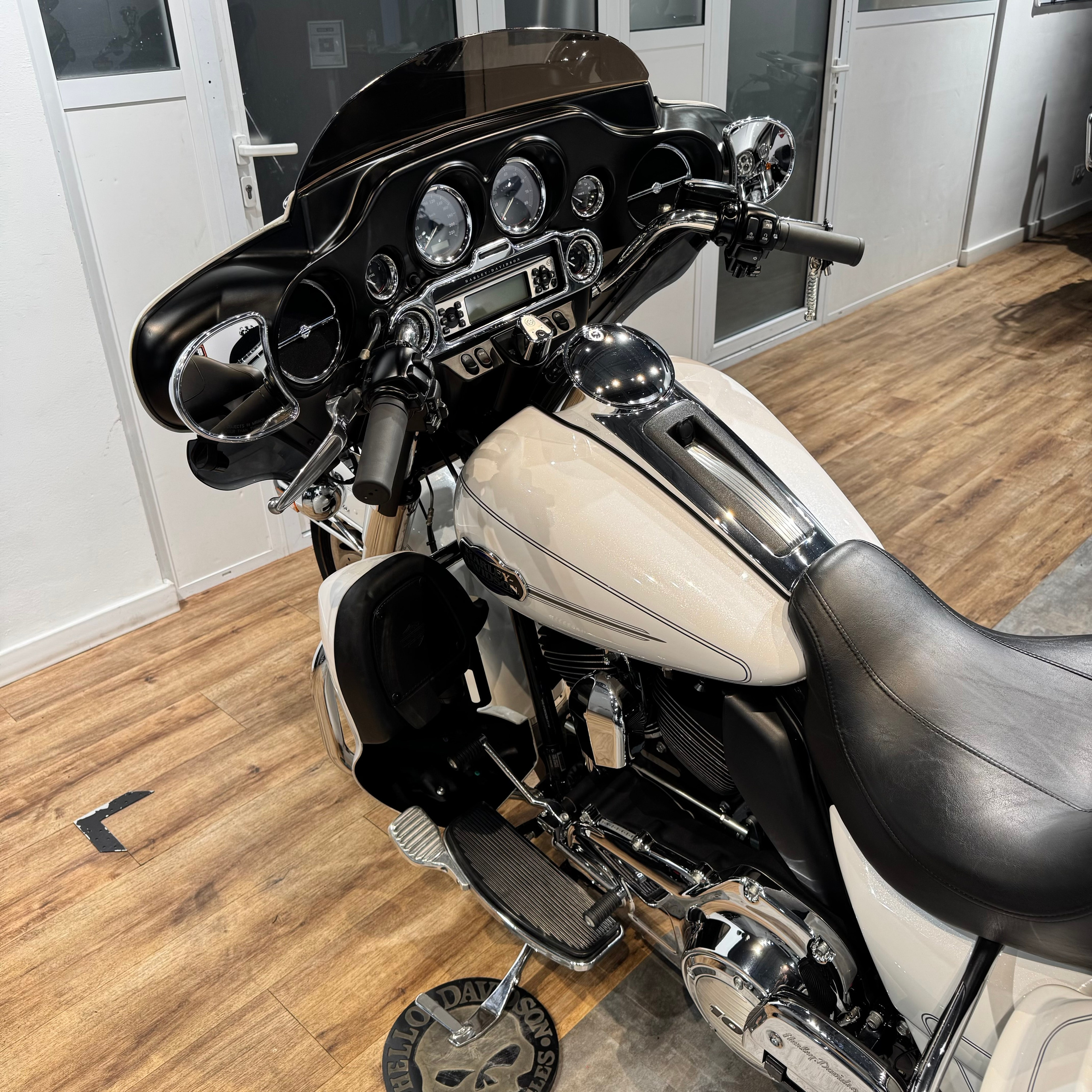 Мотоциклы Harley-Davidson 103 Electra Glide Ultra ABS (Touring) — купить мотоцикл. Hello Davidson, Москва. Только хорошие мотоциклы…