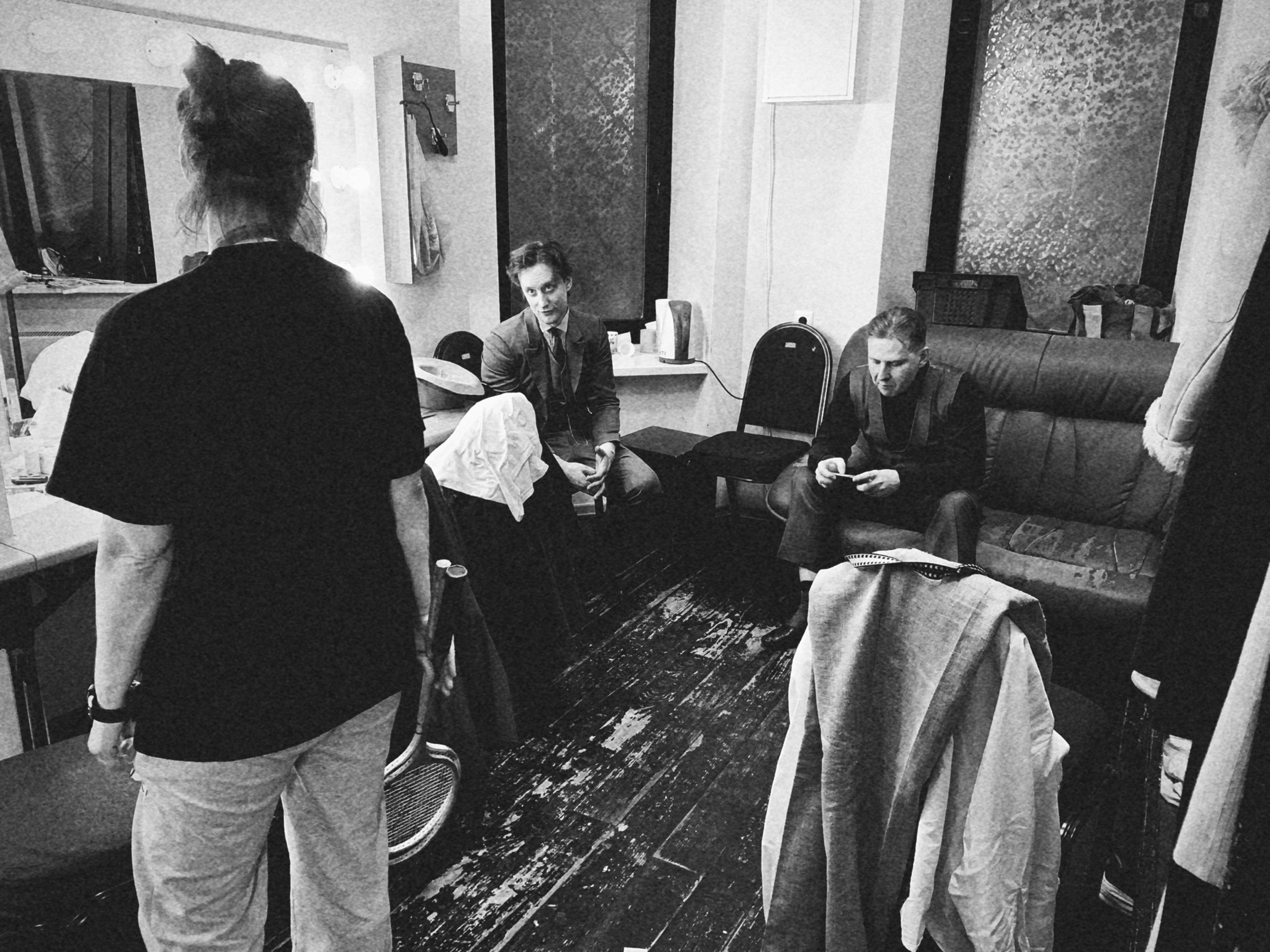 Фотосерия о магии театра и трансформации актёра: грим, костюмы, эмоции и визуальные метаморфозы на пути к сценическому образу. На фото — актёры Театра Стаса Намина и Мастерской Петра Фоменко. Фотограф: Ожерельев Лев