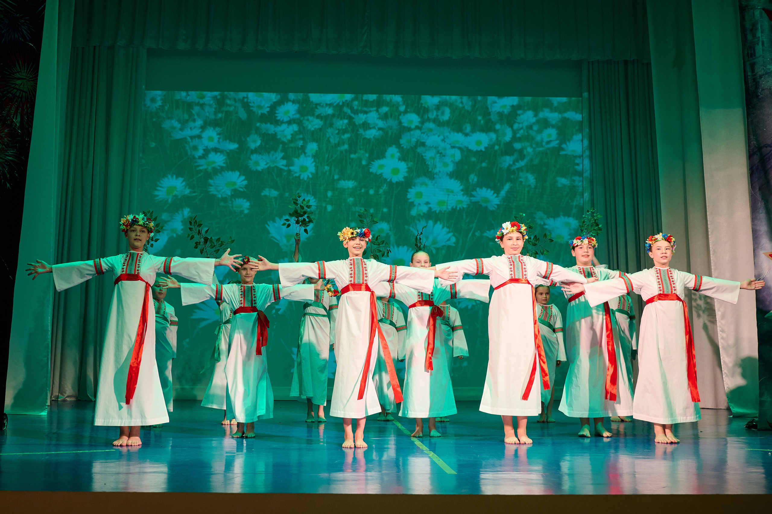 Концерт к 9 мая в с. Марьина Роща. Жизнь курорта Кабардинка в фотографиях