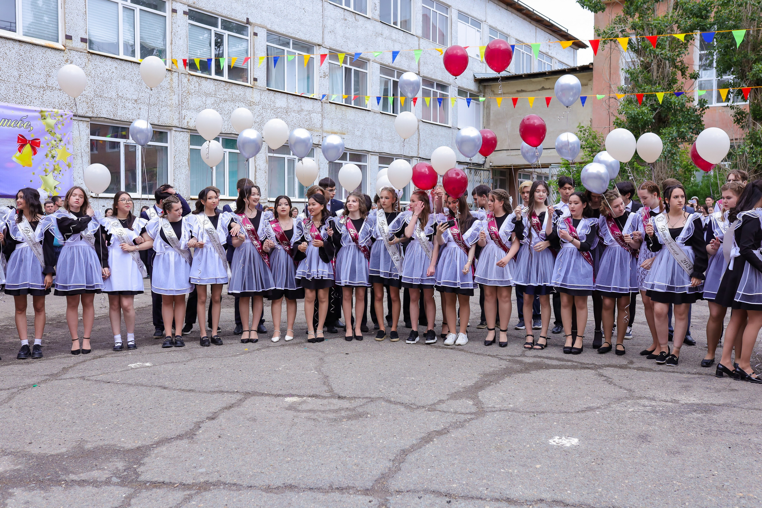 Выпускники. Фотограф в Жезказгане. Графический дизайнер
