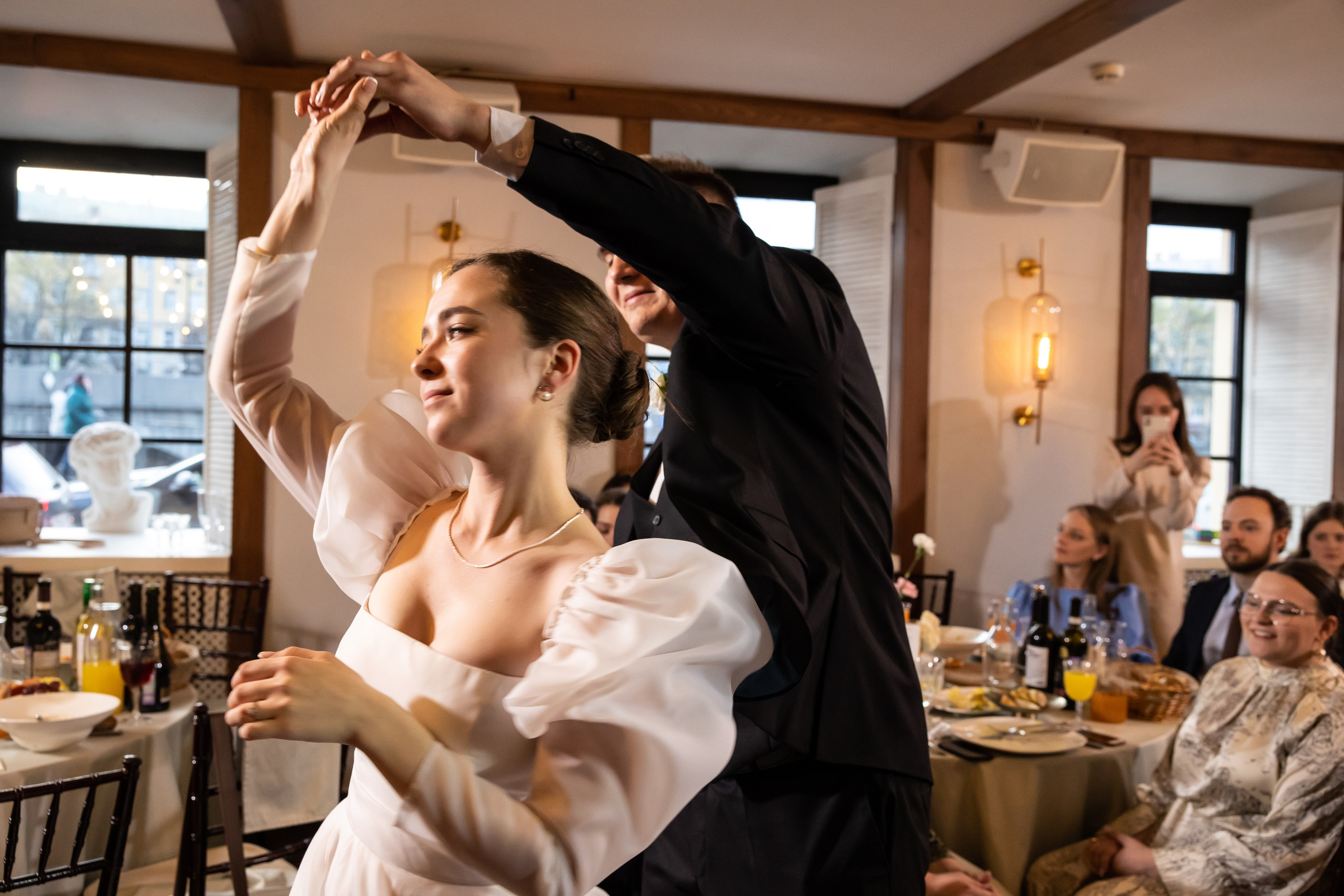 Свадебный фотограф СПб Цена Качество Профессионал Комфорт Радость. ФОТОГРАФ РАДОСТИ Фотосессия в студии СПб. Портретный фотограф — Юрий Торлопов