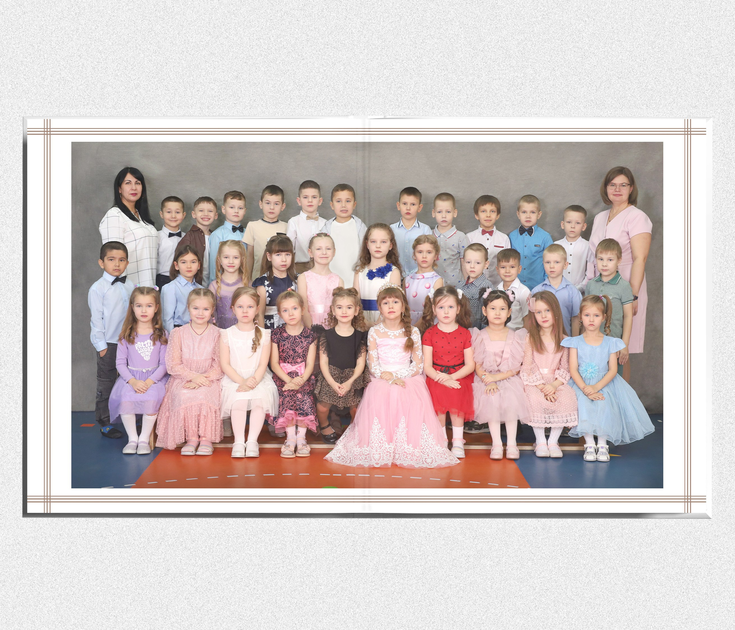 Выпускной альбом для детского сада "В кубе". Выпускные альбомы в Тюмени для школ, садов, вузов спортивных секций