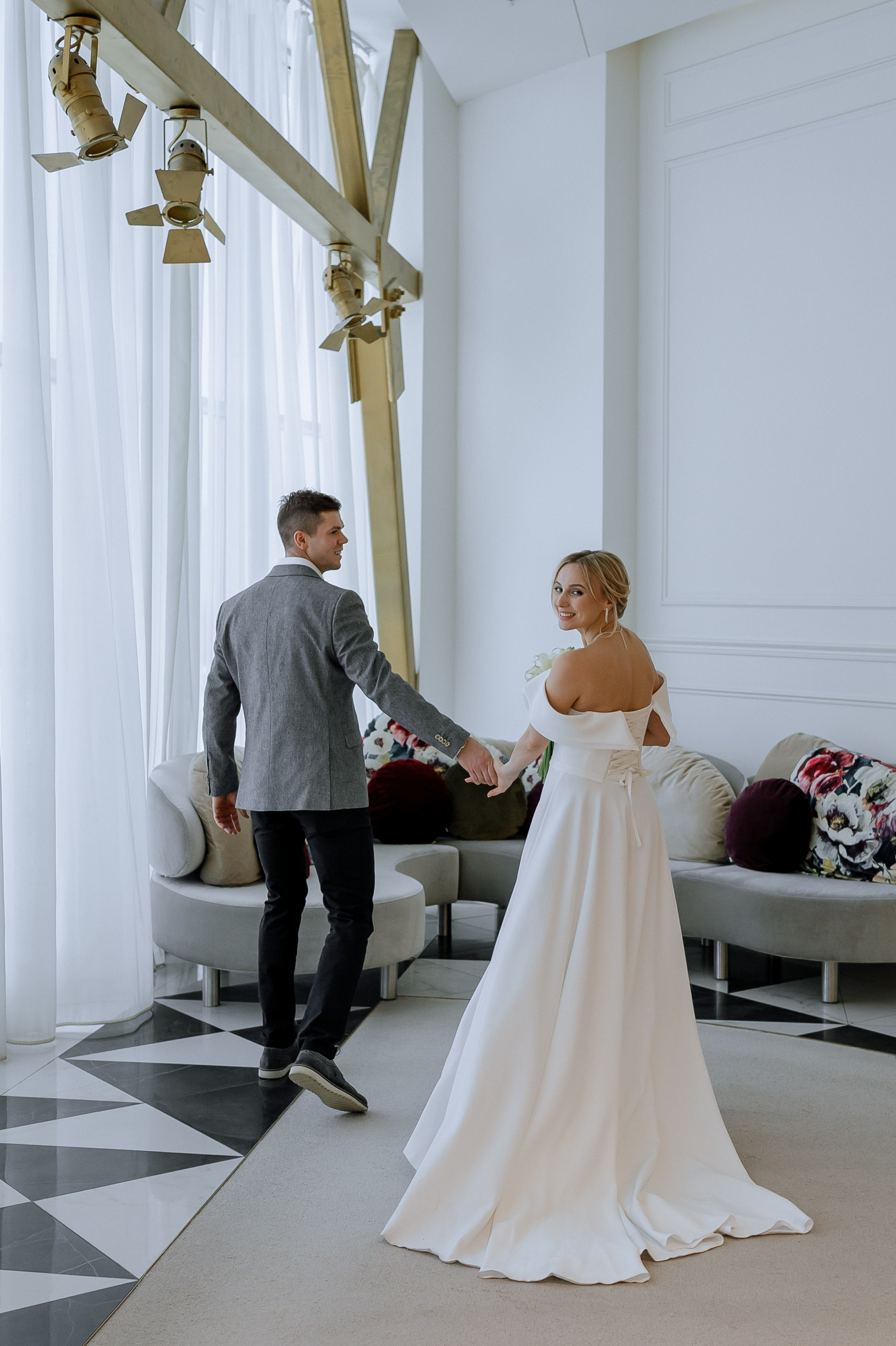 Регистрация брака в загсе Крокус сити холла. ТЦ Вегас. Свадебный фотограф Москва — Сергей и Татьяна