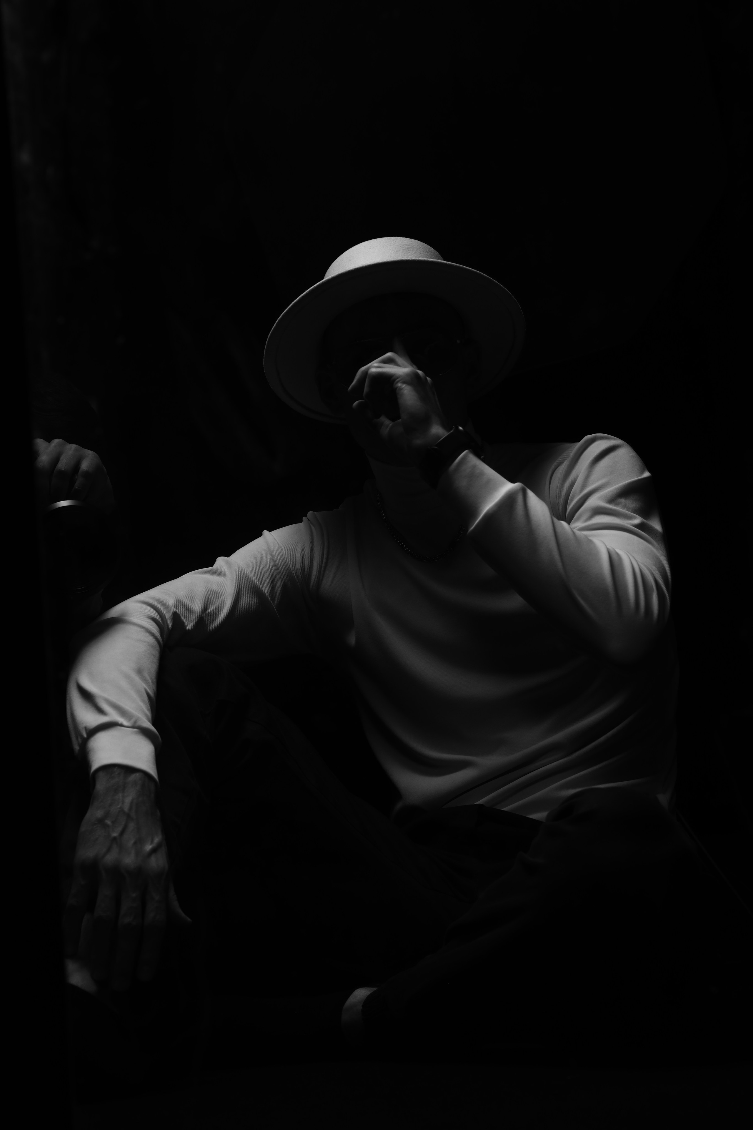 The White hat Alex. Профессиональный фотограф в Воронеже Владислав Крылов