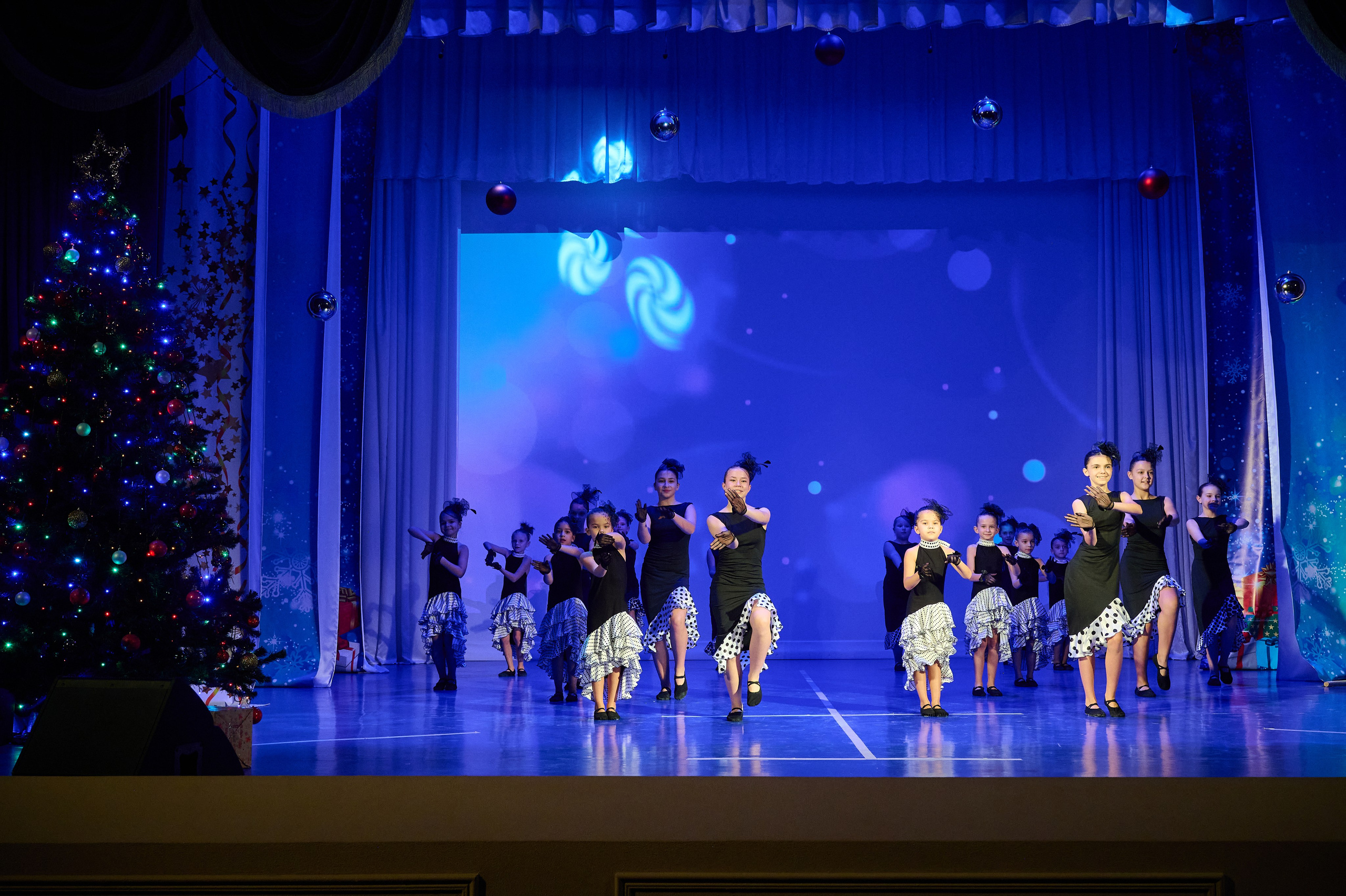 Коцерт НГ В ДК Марьина Роща. Жизнь курорта Кабардинка в фотографиях