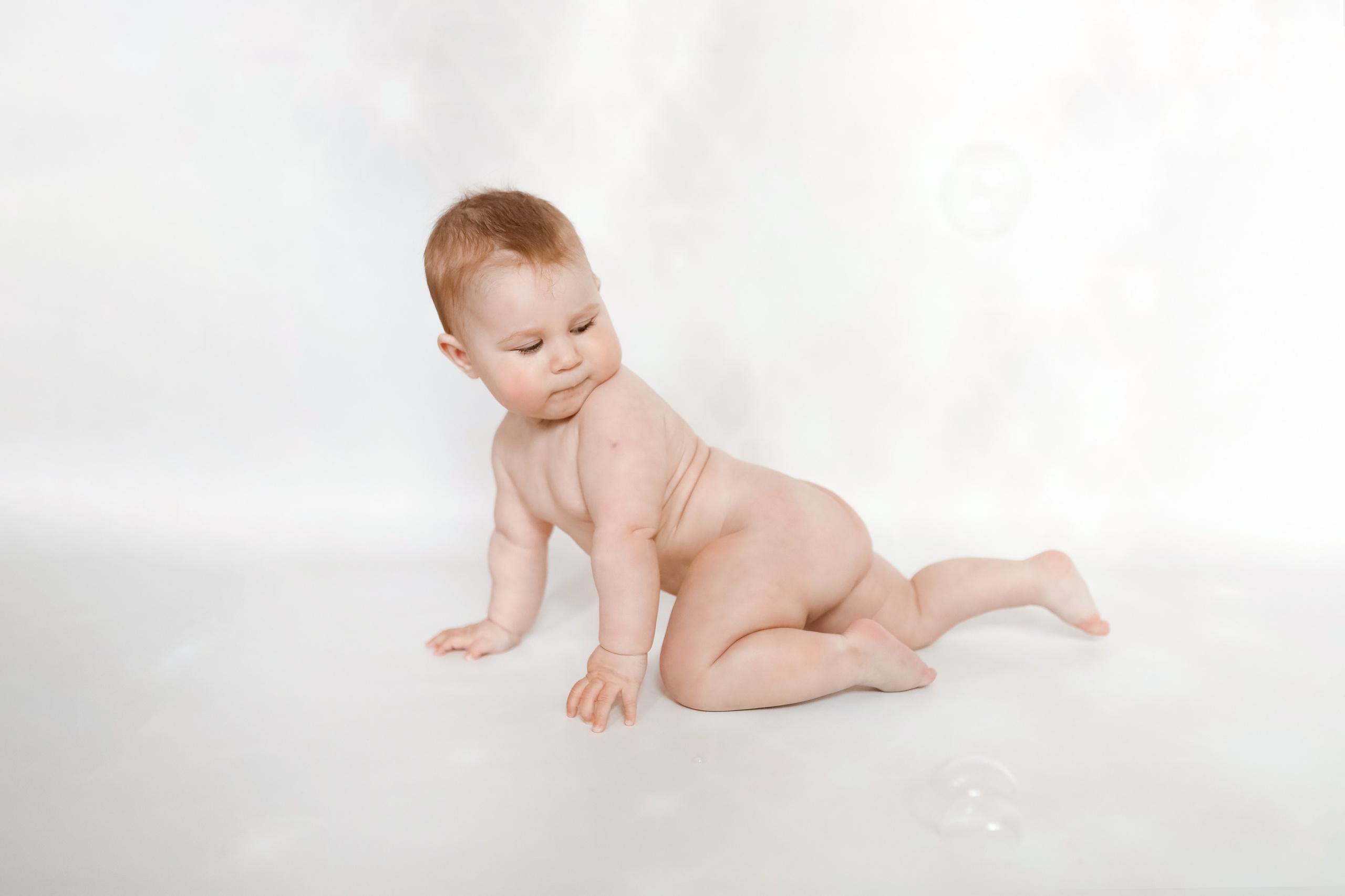 Глаша фотосессия в молочной ванночке