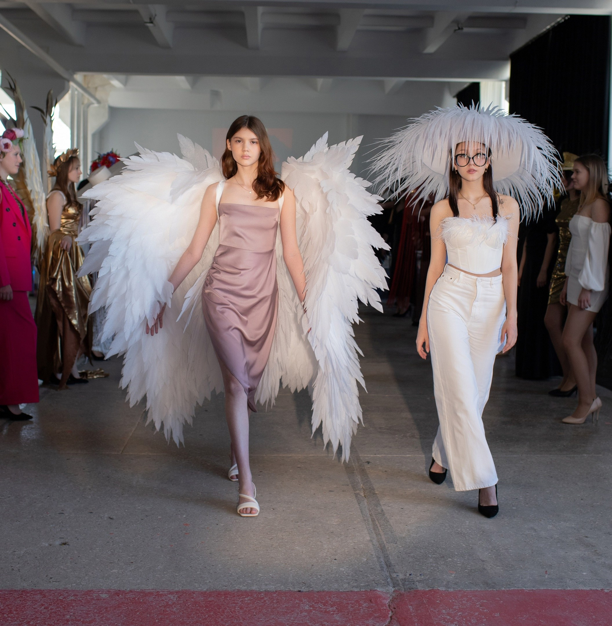 Искусство подиумного шага. Международное модельное материнское агентство «Open models»