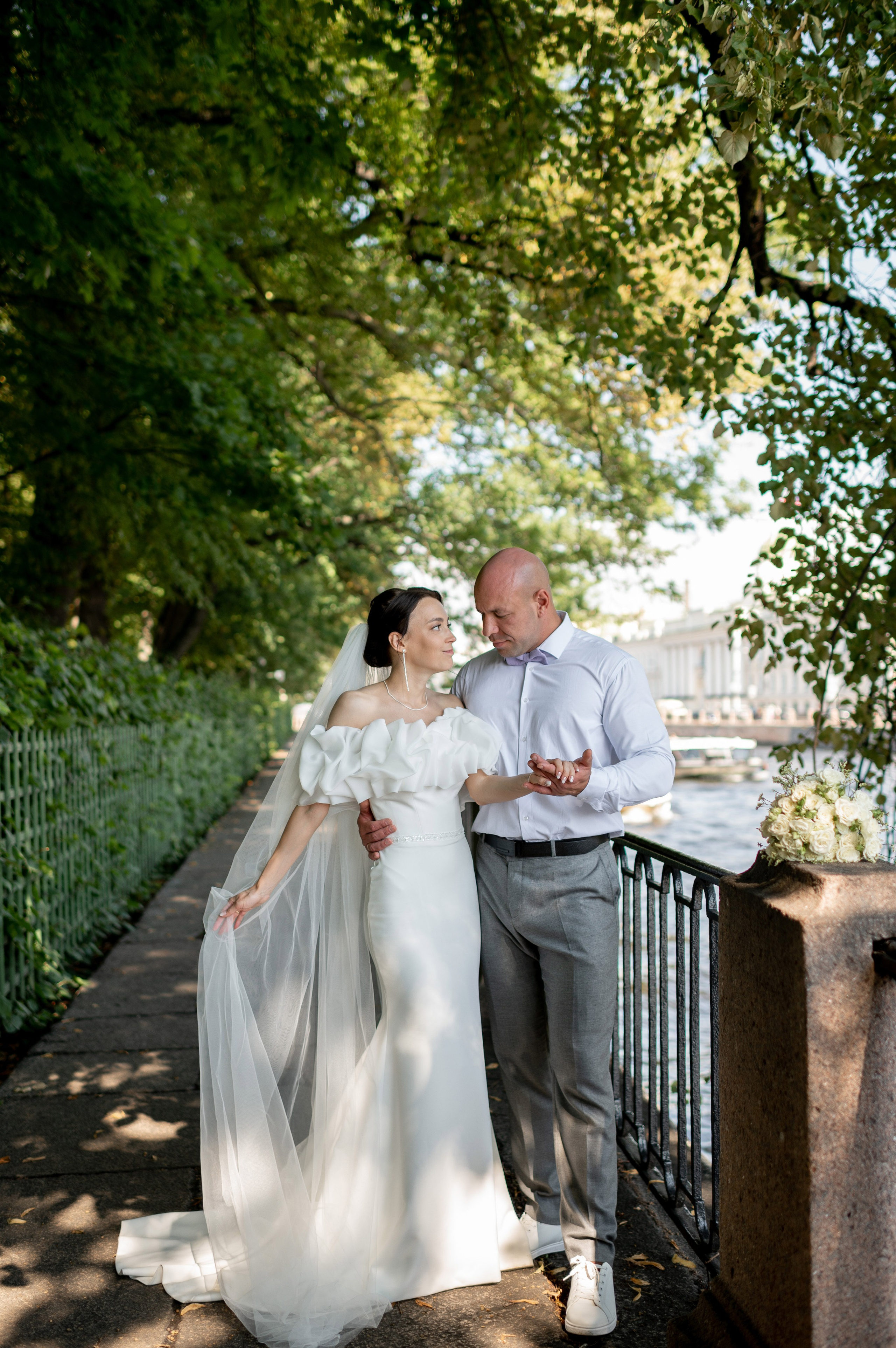 Летняя свадьба В Санкт-Петербурге и красивой выездной регистрацией Даши и Саши. Воздушная свадебная фотосессия в Петербурге. Портретный, семейный и свадебный фотограф в Санкт-Петербурге и в Пушкине Ширяев Денис