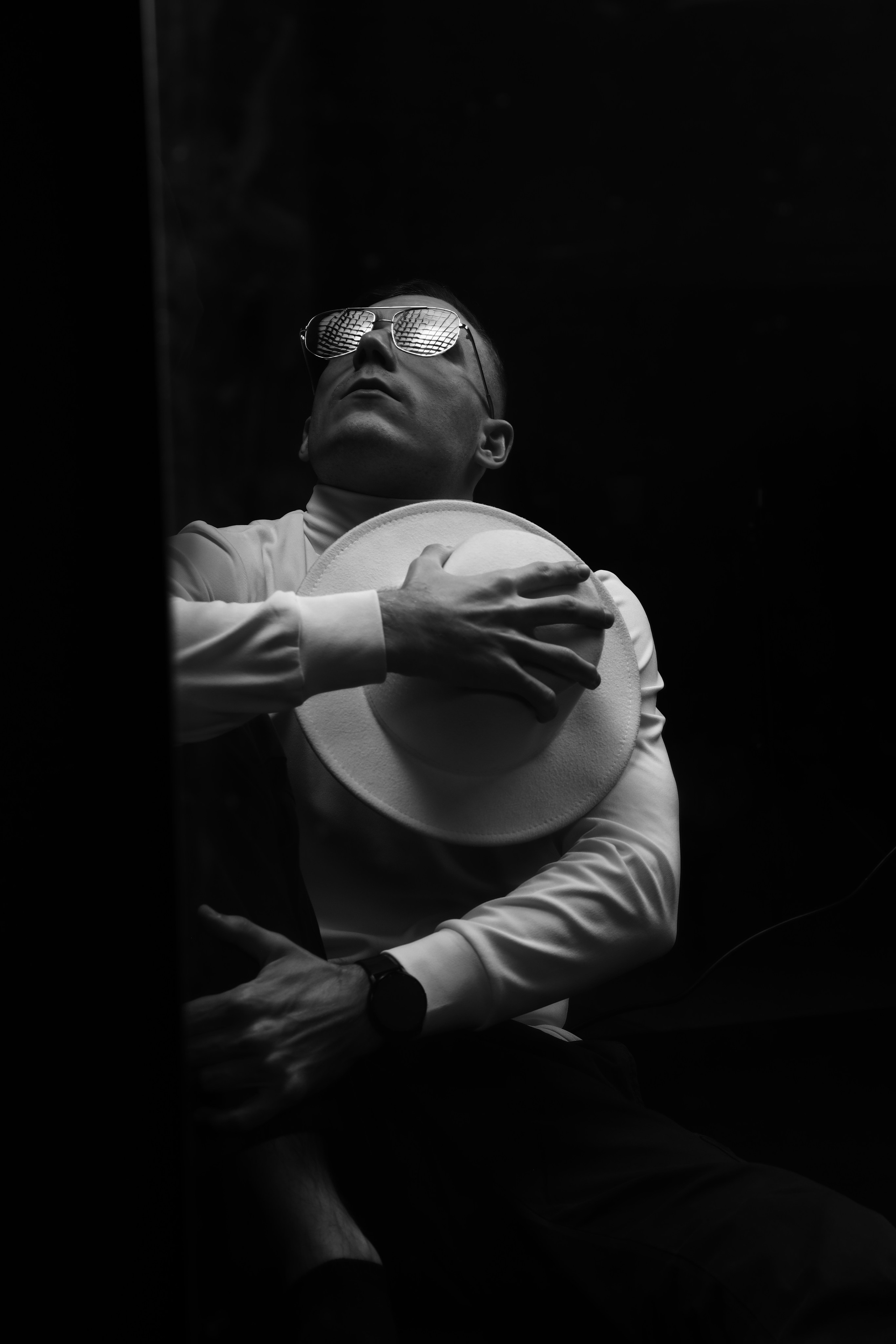 The White hat Alex. Профессиональный фотограф в Воронеже Владислав Крылов