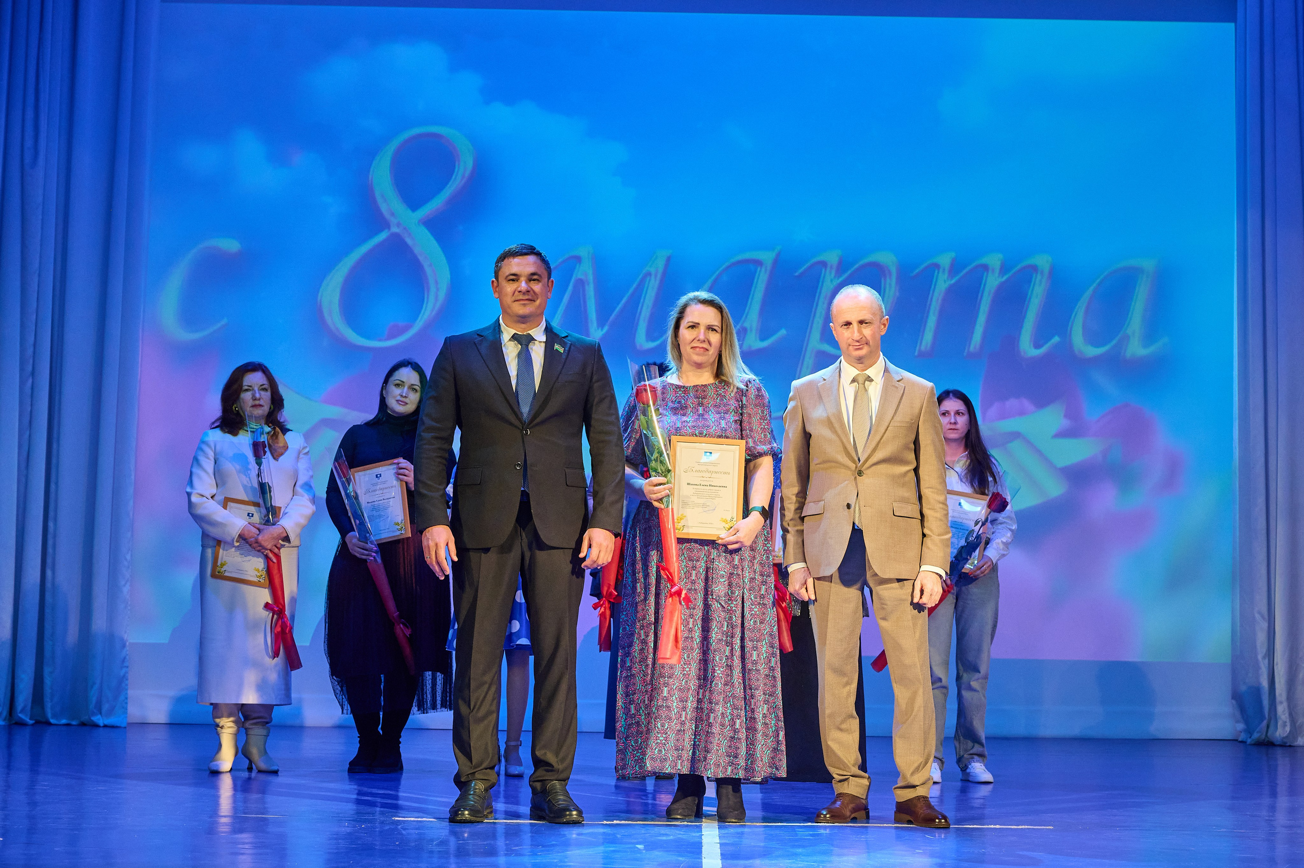 8 марта Марьина роща. Жизнь курорта Кабардинка в фотографиях