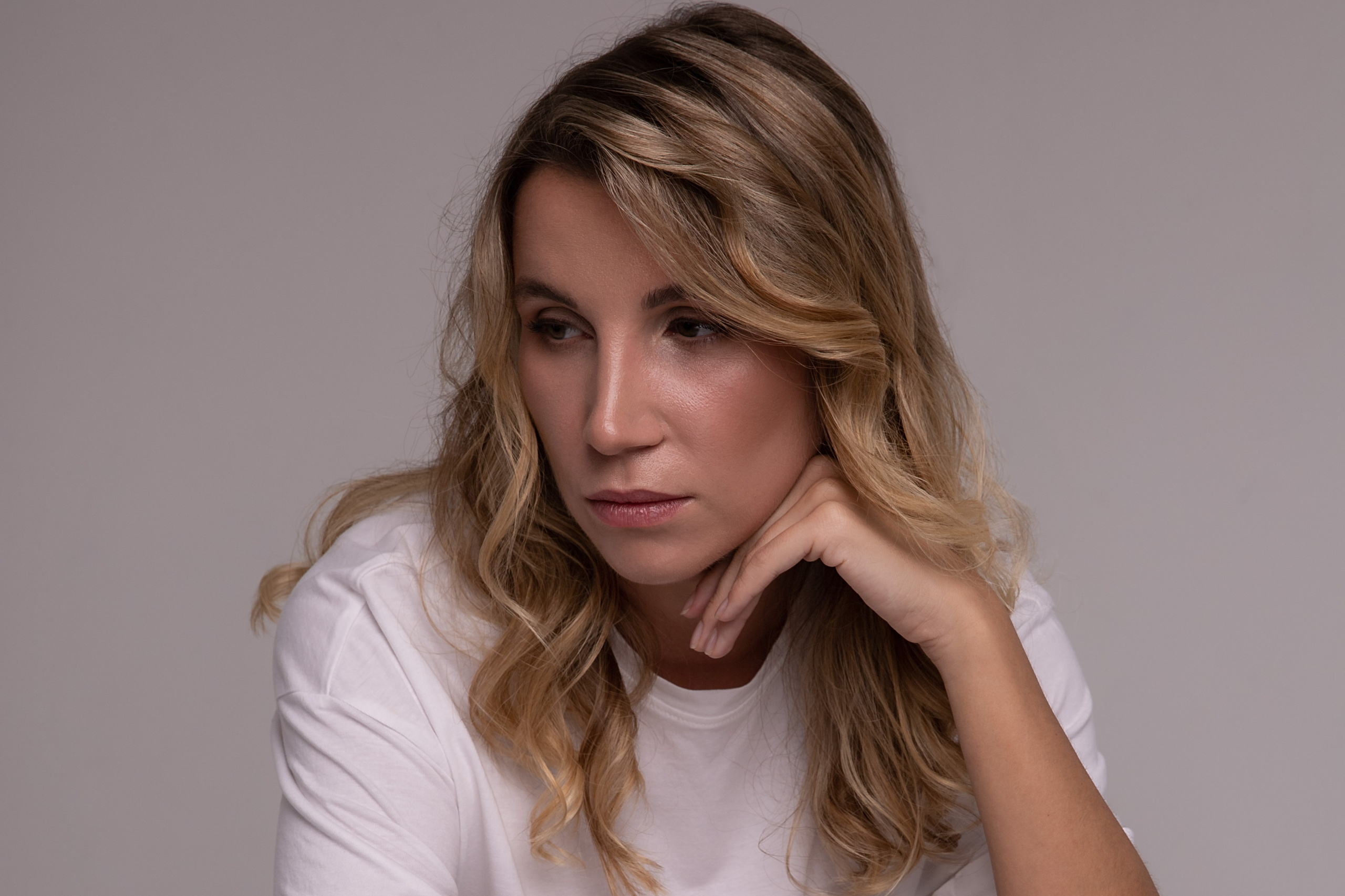 Friends. Фотосессия друзей. ФОТОГРАФ РАДОСТИ Фотосессия в студии СПб. Портретный фотограф — Юрий Торлопов