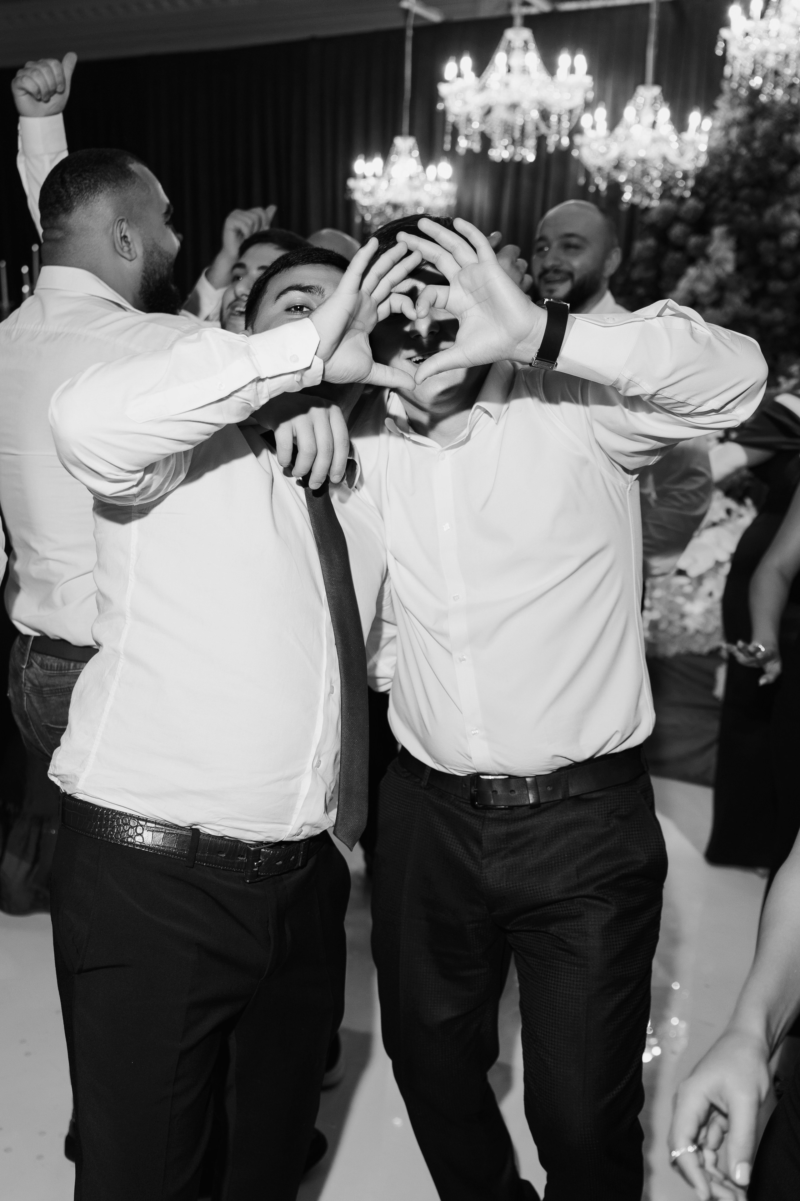 Сватовство в Краснодаре от лучших свадебных фотографов и операторов ТВИНС СТУДИО. ТВИНС СТУДИО — лучшие свадебные фотографы и видеографы в Краснодаре