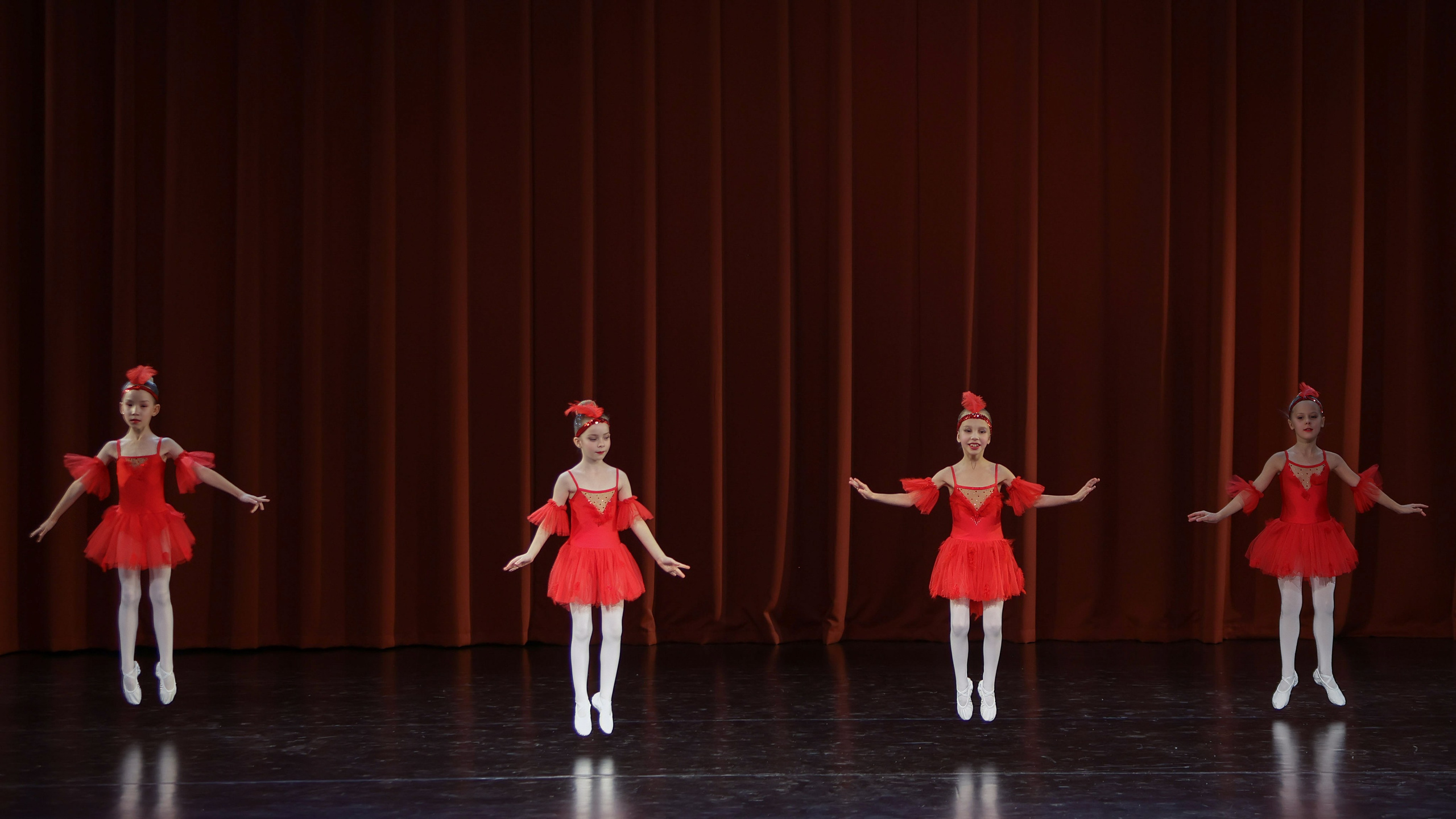 Фестиваль хореографического искусства «КУБОК ЛЕГЕНДЫ — 2025». Выпускные альбомы и школьный фотограф в Подольске, Троицке, Щербинке, Москве и Московской области